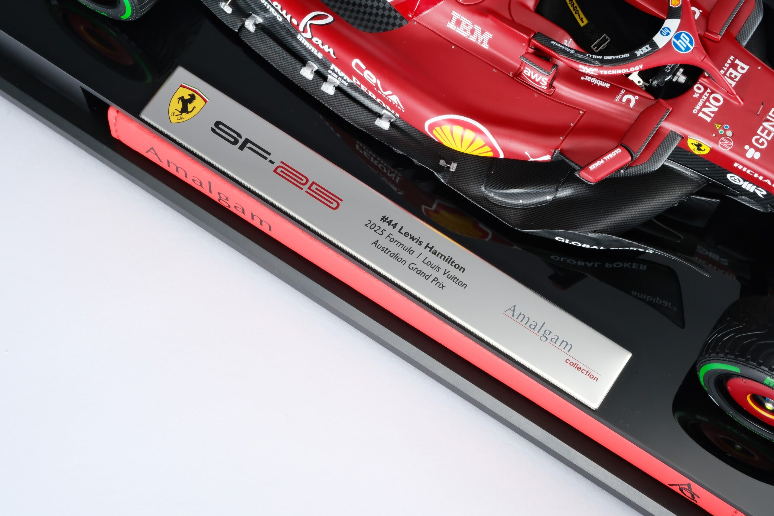 Amalgam Ferrari SF-25 2025 Australian Grand Prix - Rot | 1:18 – Bild 40