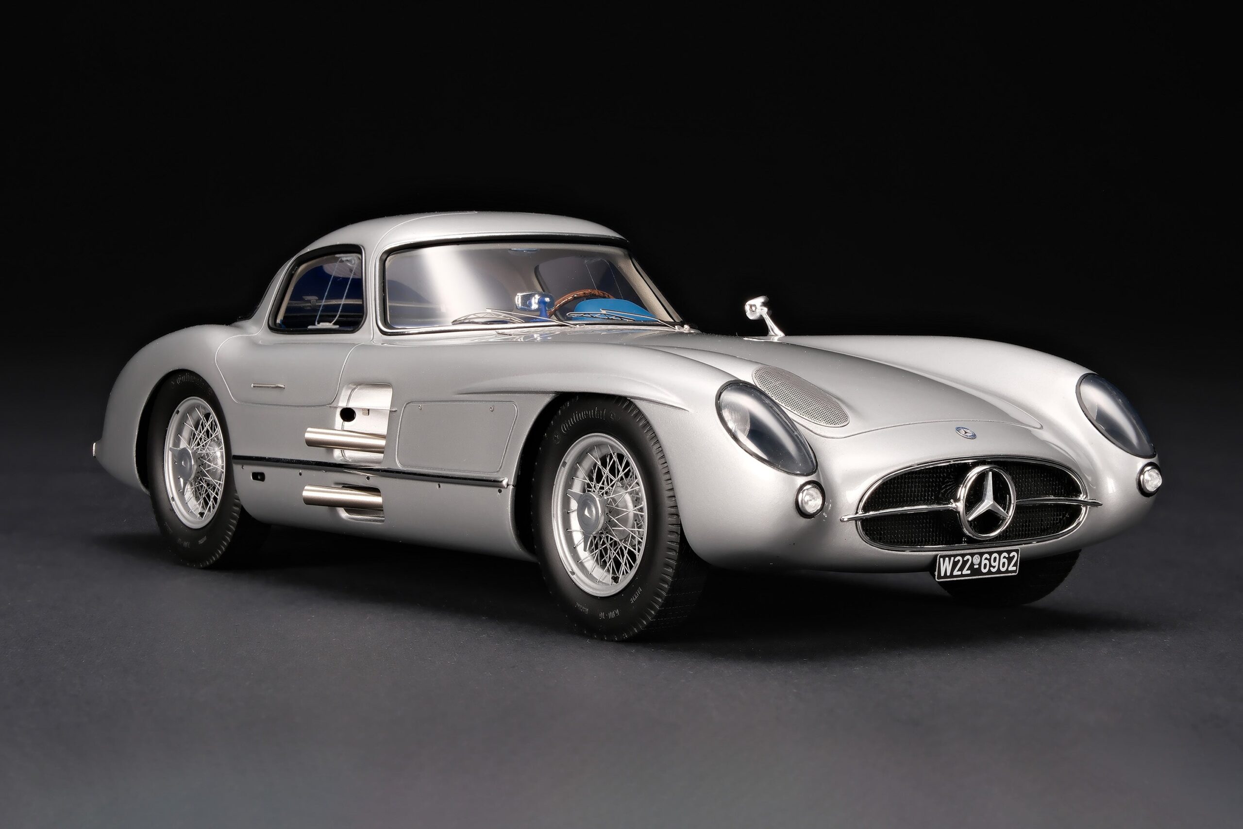 Amalgam Mercedes-Benz 300 SLR Uhlenhaut Coupé Chasis 00007/55 'The Blue' 1956 Prueba de manejo - Gris Plata Metálico | 1:18
