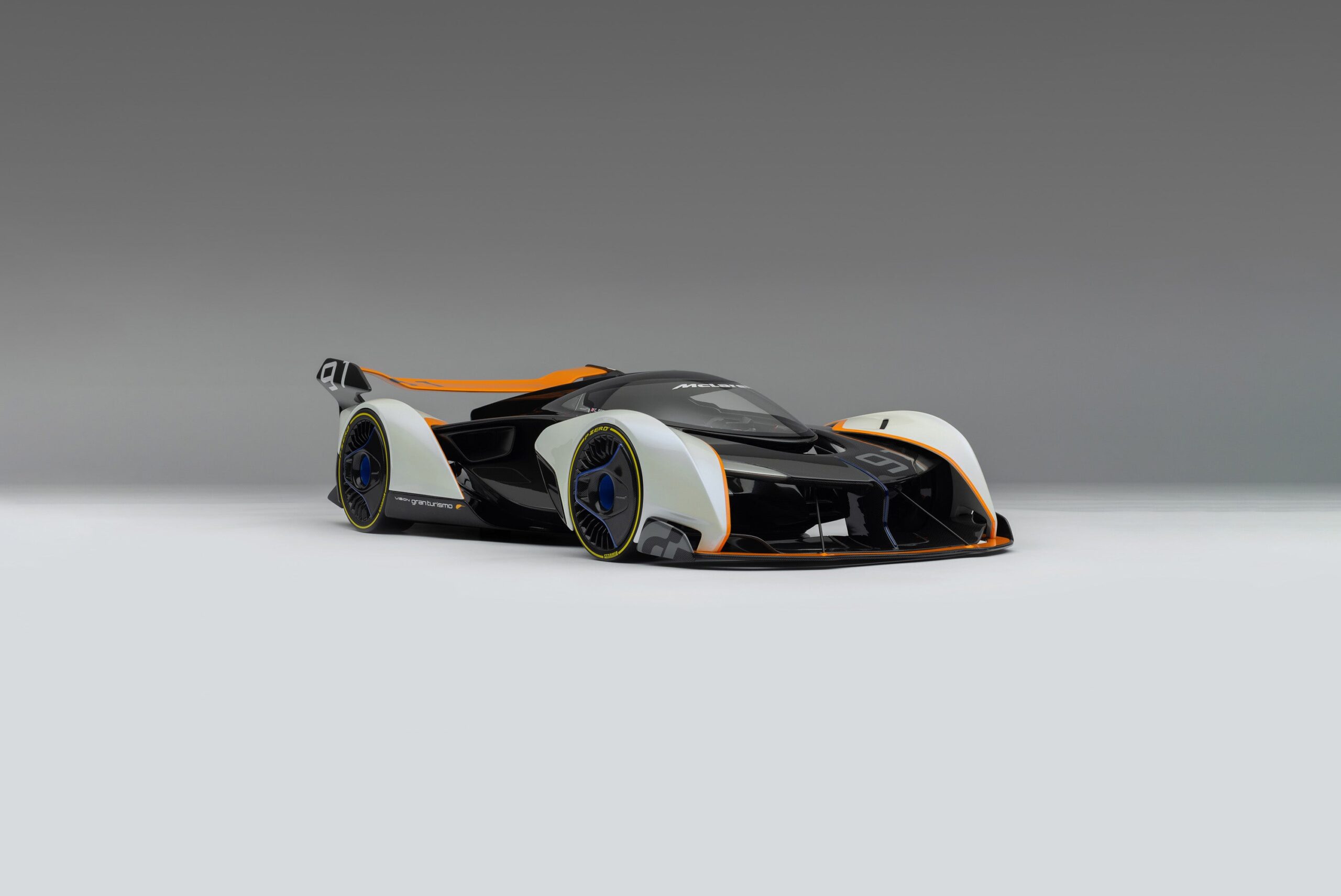 Amalgam McLaren Ultimate Vision Gran Turismo (2017) Signed Edition - Mehrfarbig | 1:8 - Image 4