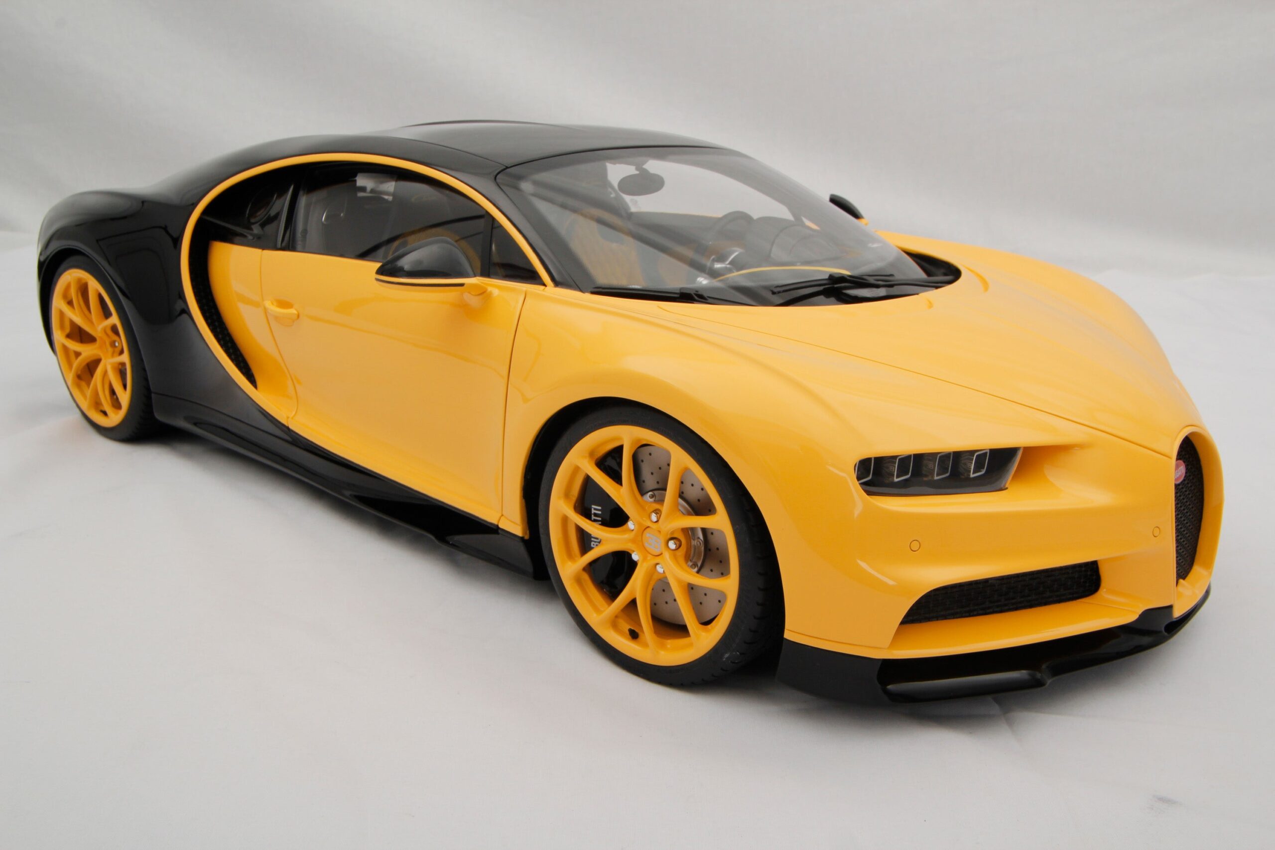 Amalgam Bugatti Chiron Tailor Made | 1:8 - 画像14