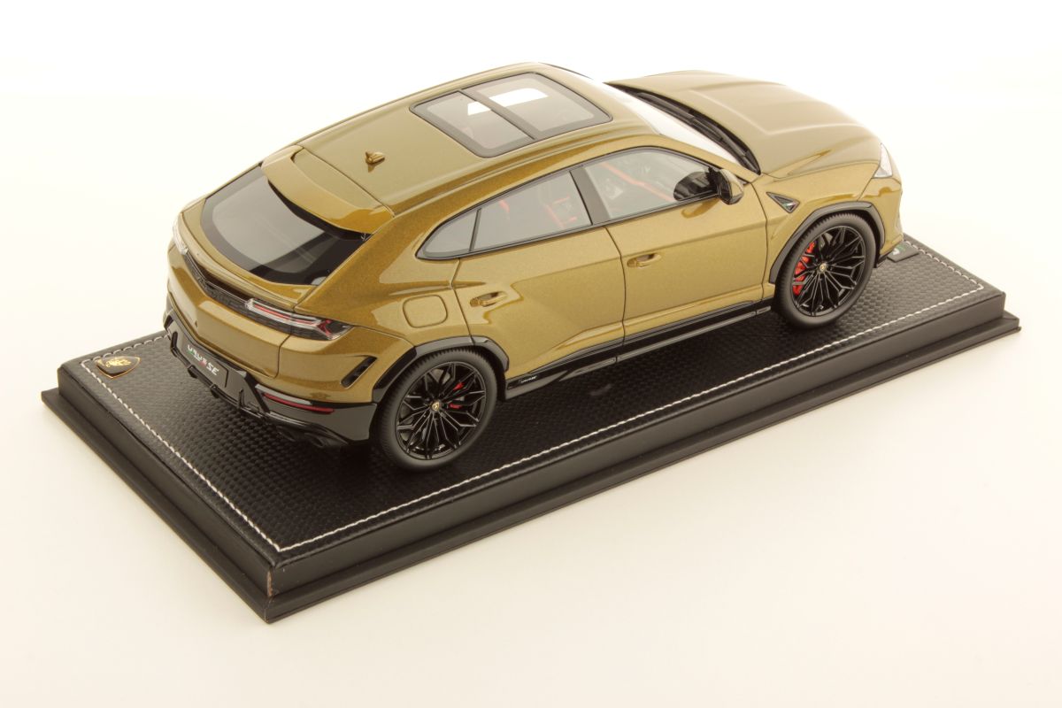 MR Collection Lamborghini Urus SE - ONE OFF Shiny Gea Green | 1:18 - Image 2