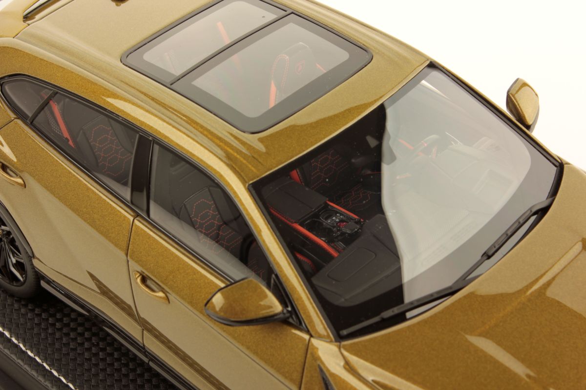 MR Collection Lamborghini Urus SE - ONE OFF Shiny Gea Green | 1:18 - Image 6