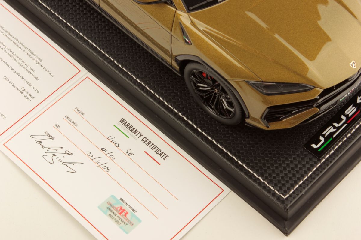 MR Collection Lamborghini Urus SE - ONE OFF Shiny Gea Green | 1:18 - Image 7
