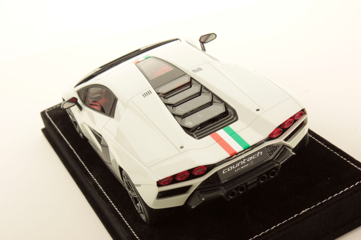 MR Collection Lamborghini Countach LPI 800-4 - Italian Livery | 1:18 - Image 4