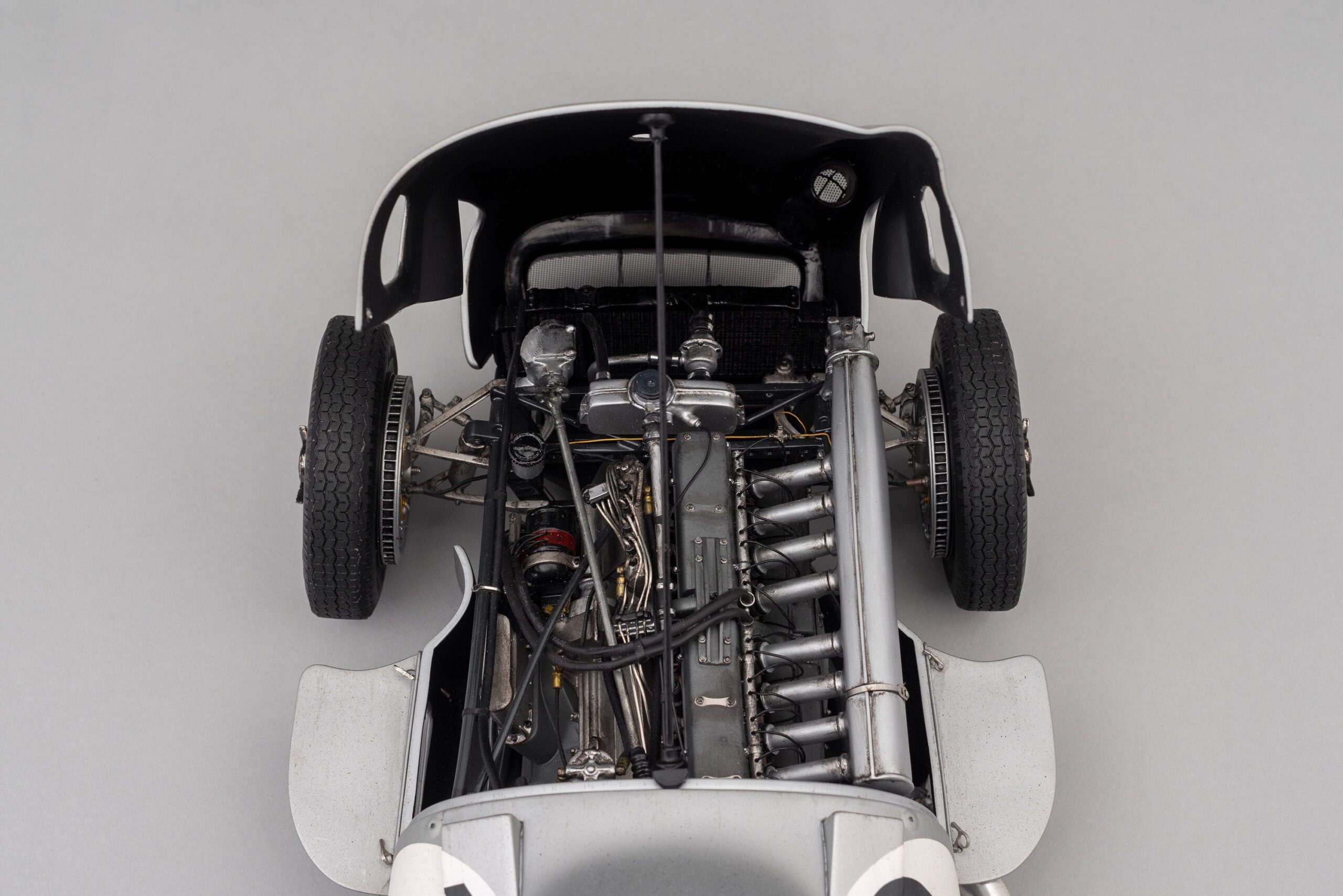Amalgam Mercedes-Benz W196 Monoposto 1955 British Grand Prix Winner Moss Race Weathered - Silber | 1:8 - Imagen 15