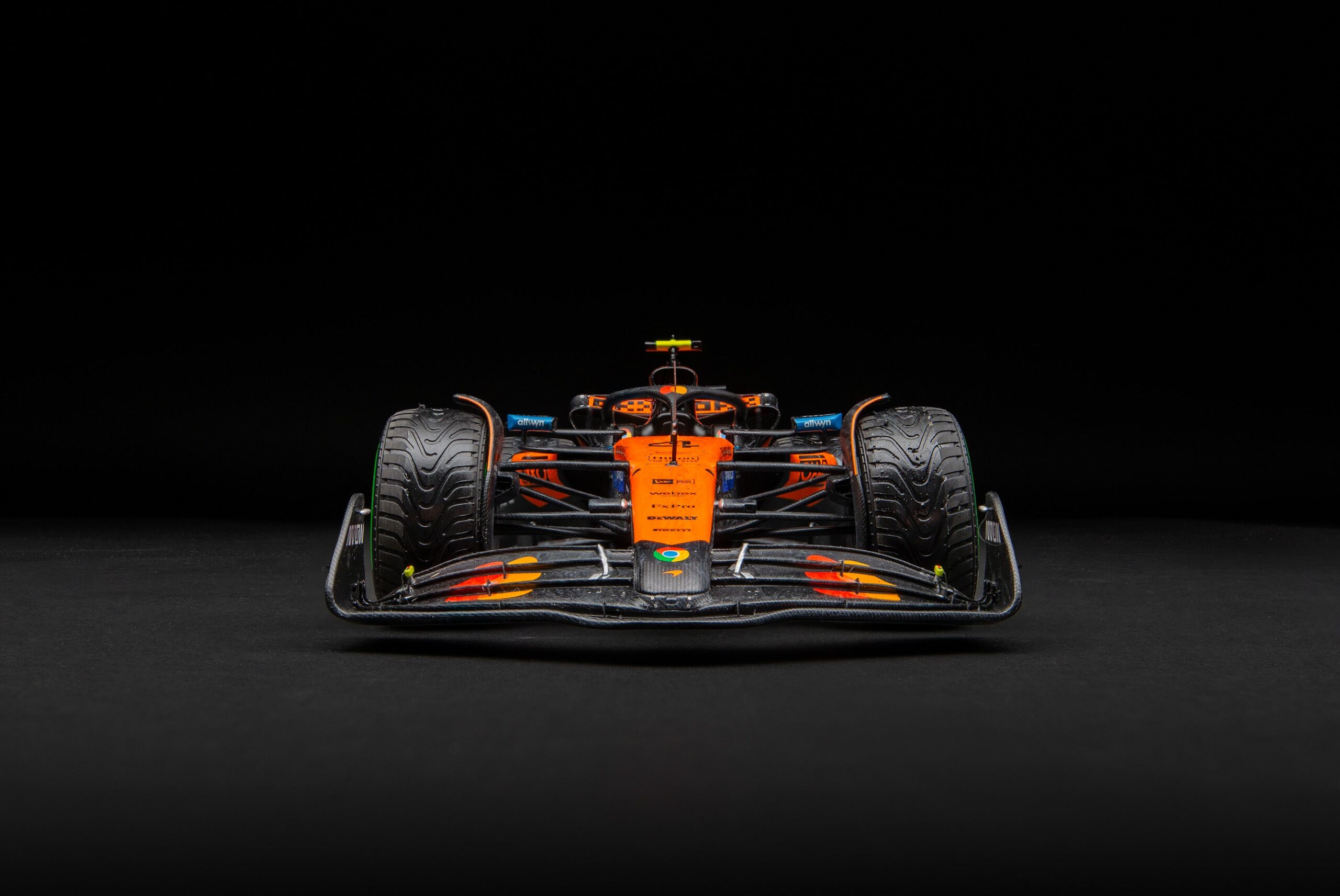 Amalgam McLaren MCL39 Australian Grand Prix Lando Norris Race Weathered - Papaya / Anthrazit | 1:18 - Image 7