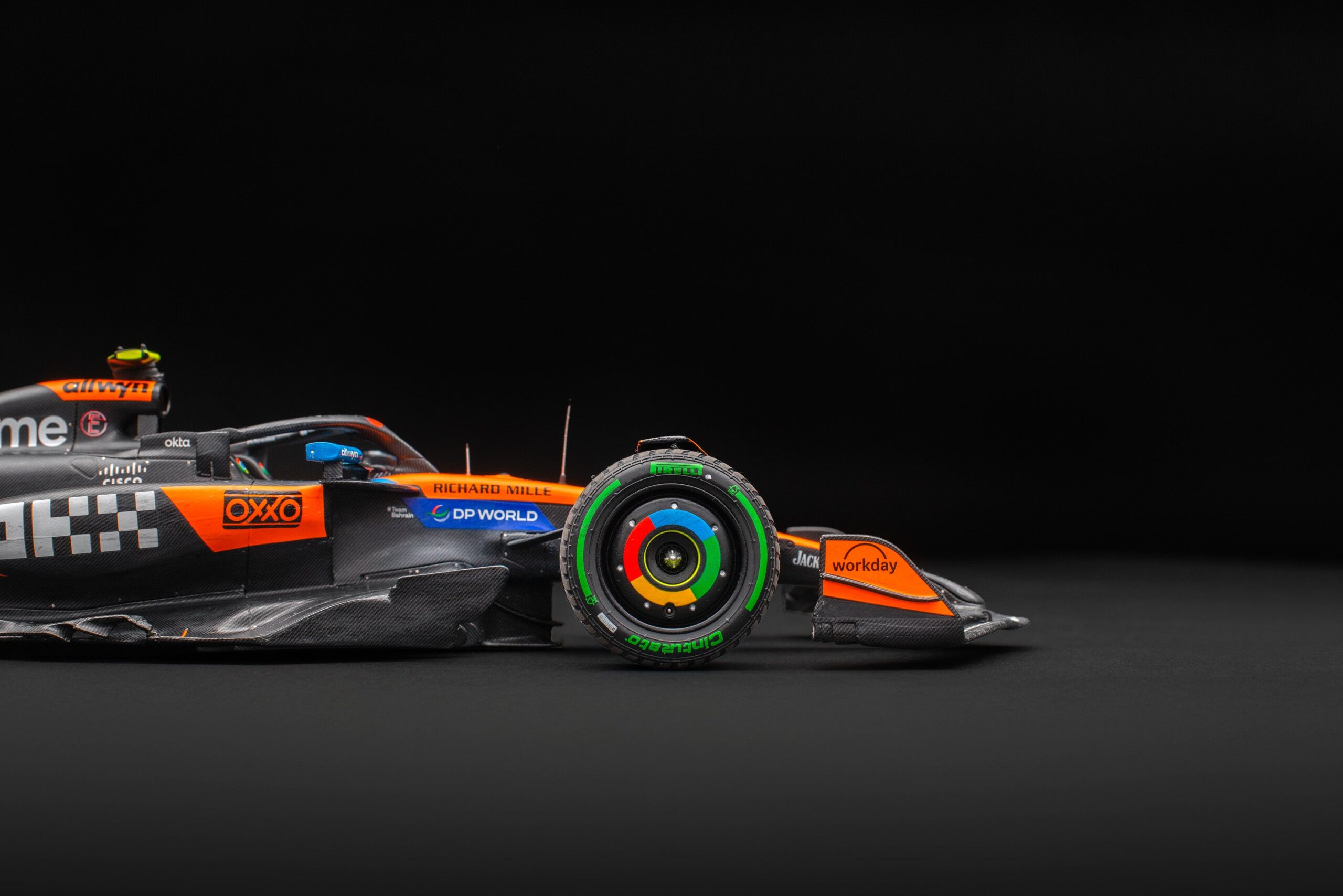 Amalgam McLaren MCL39 Australian Grand Prix Lando Norris Race Weathered - Papaya / Anthrazit | 1:18 - Image 5