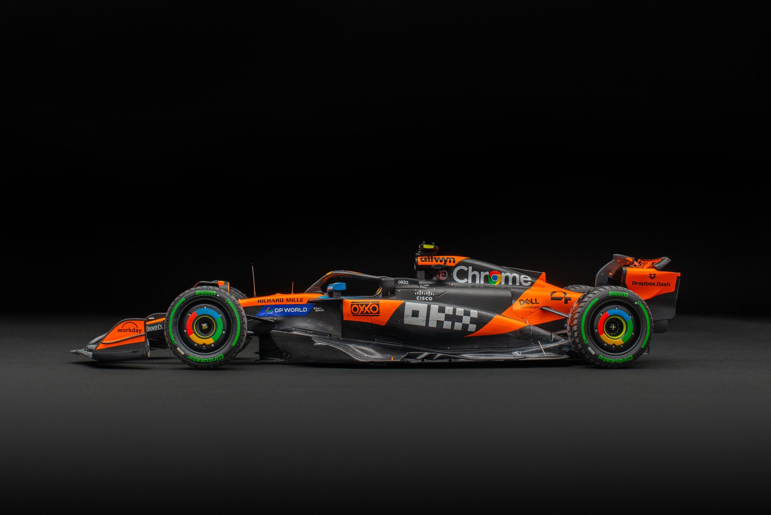 Amalgam McLaren MCL39 Australian Grand Prix Lando Norris Race Weathered - Papaya / Anthrazit | 1:18 - Image 13