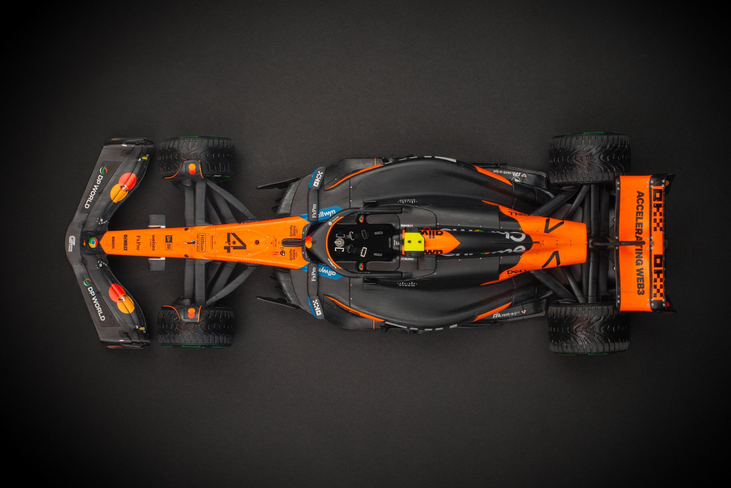 Amalgam McLaren MCL39 Australian Grand Prix Lando Norris Race Weathered - Papaya / Anthrazit | 1:18 - Image 17