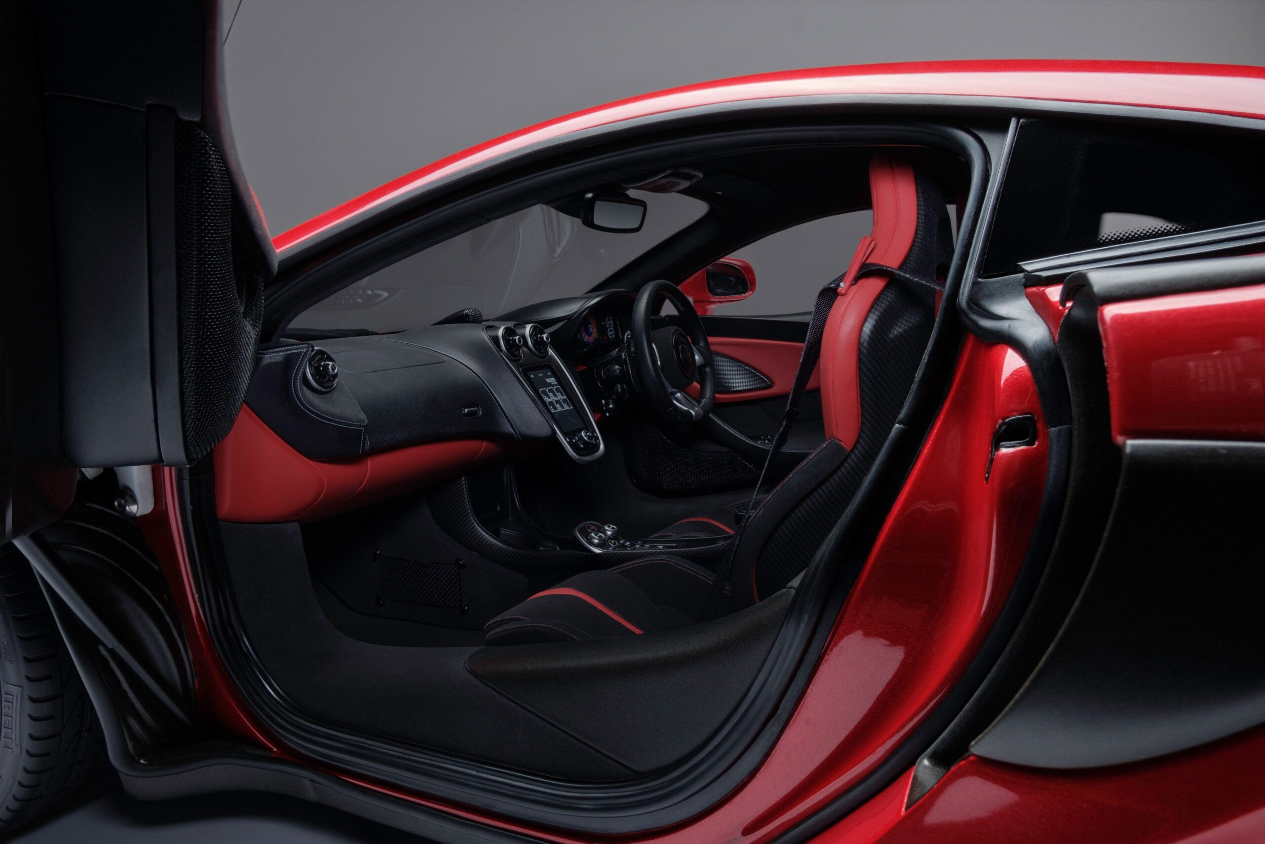 Amalgam McLaren 540C (2015) - Weiß | 1:8 - Image 14