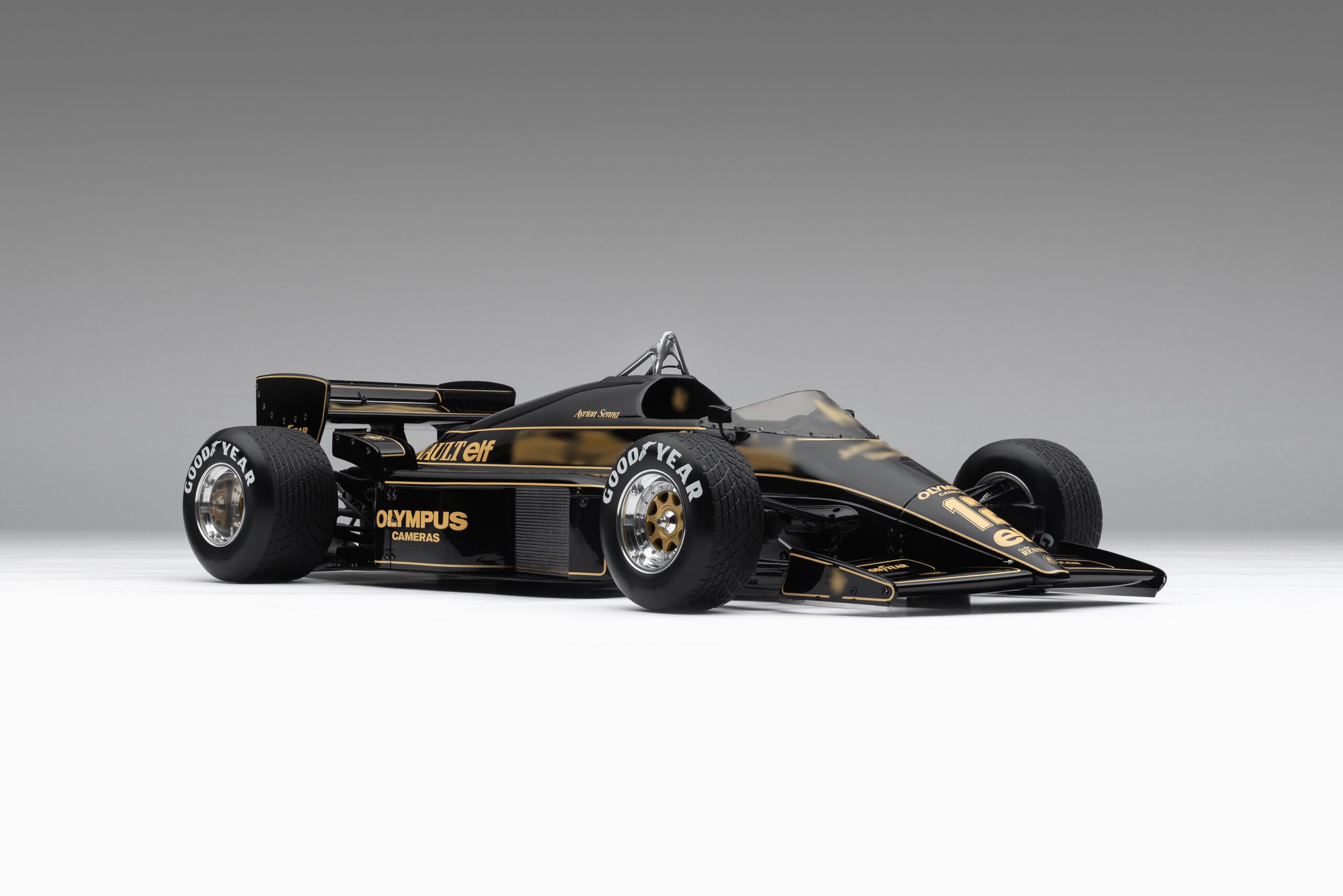 Amalgam Lotus 97T 1985 Portuguese Grand Prix Winner Ayrton Senna - Black | 1:8