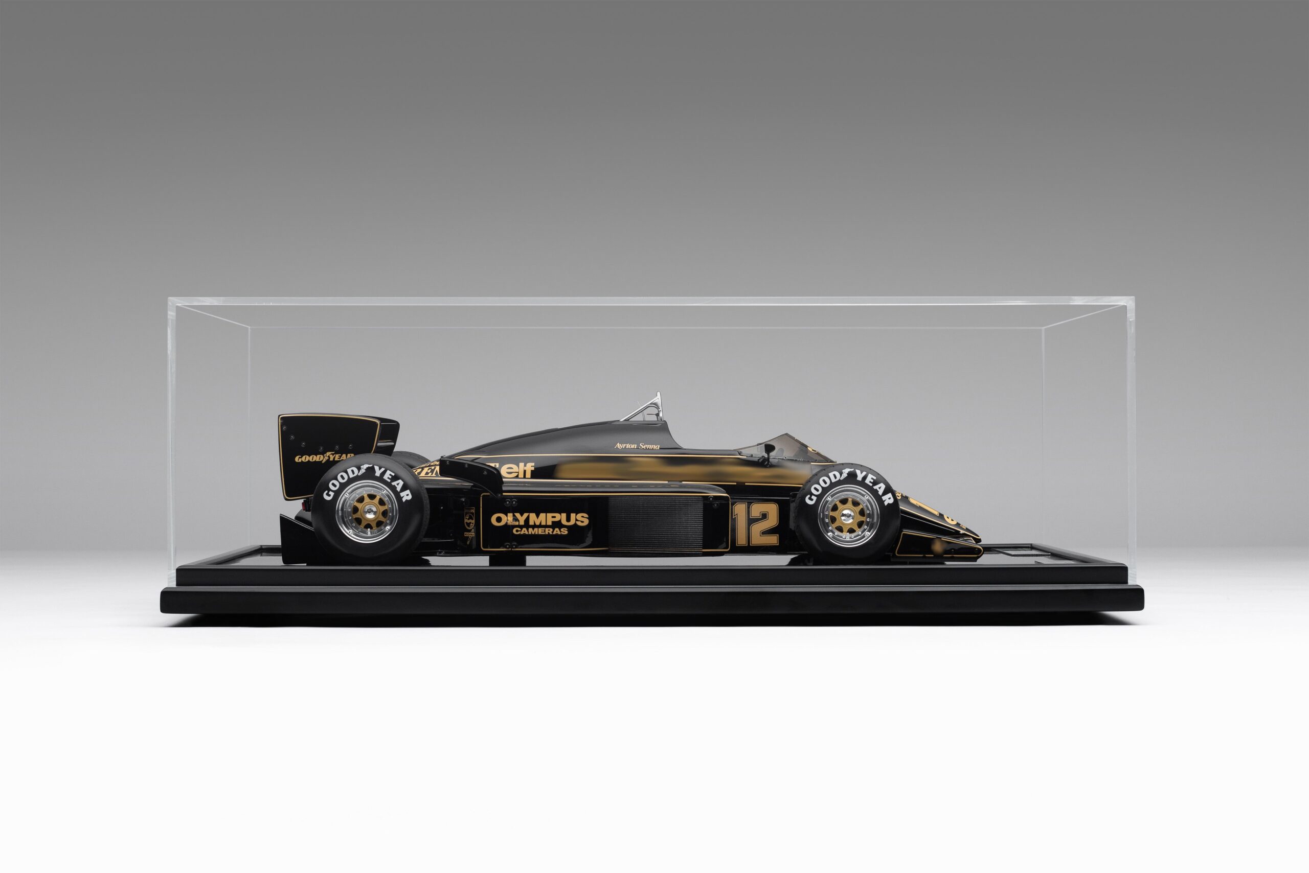 Amalgam Lotus 97T 1985 Portuguese Grand Prix Winner Ayrton Senna - Schwarz | 1:8 - Image 11
