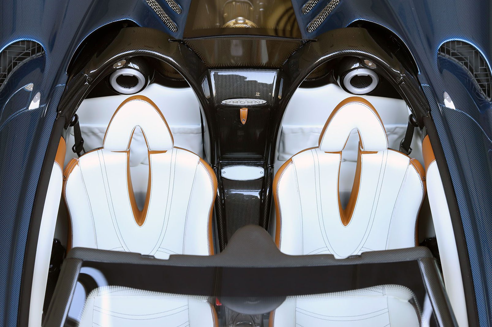 MR Collection Pagani Huayra Roadster | 1:8 - Image 4