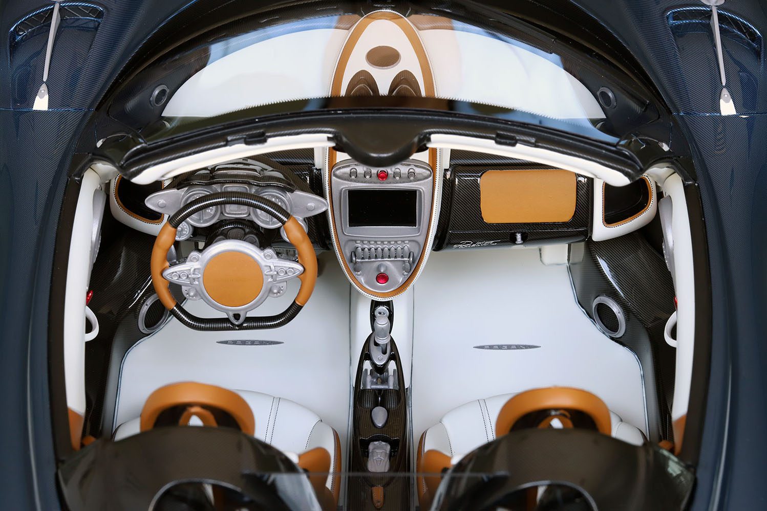 MR Collection Pagani Huayra Roadster | 1:8 - Image 7