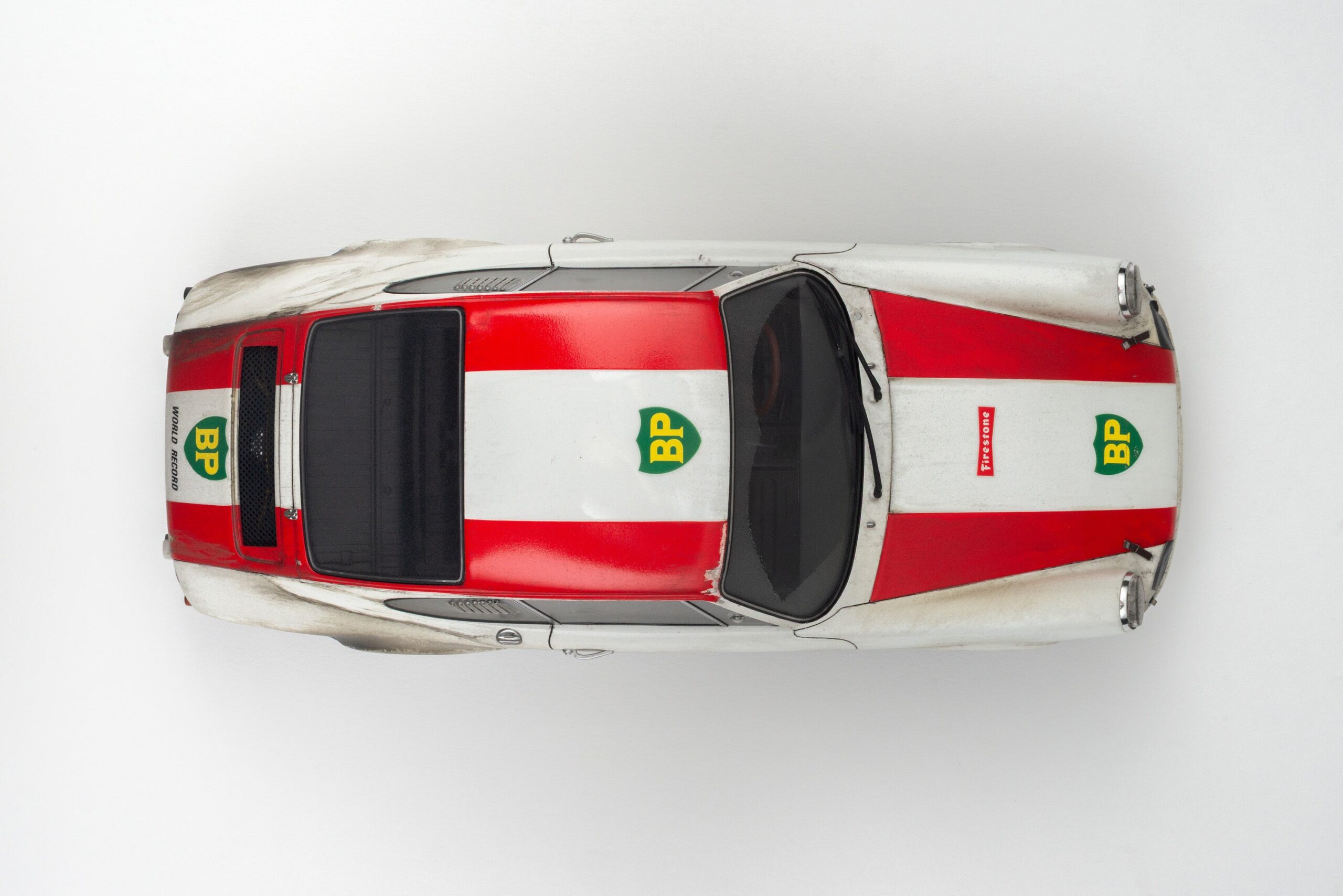 Amalgam Porsche 911 R 1967 BP World Record - Race Weathered - Weiß | 1:18 - Image 18