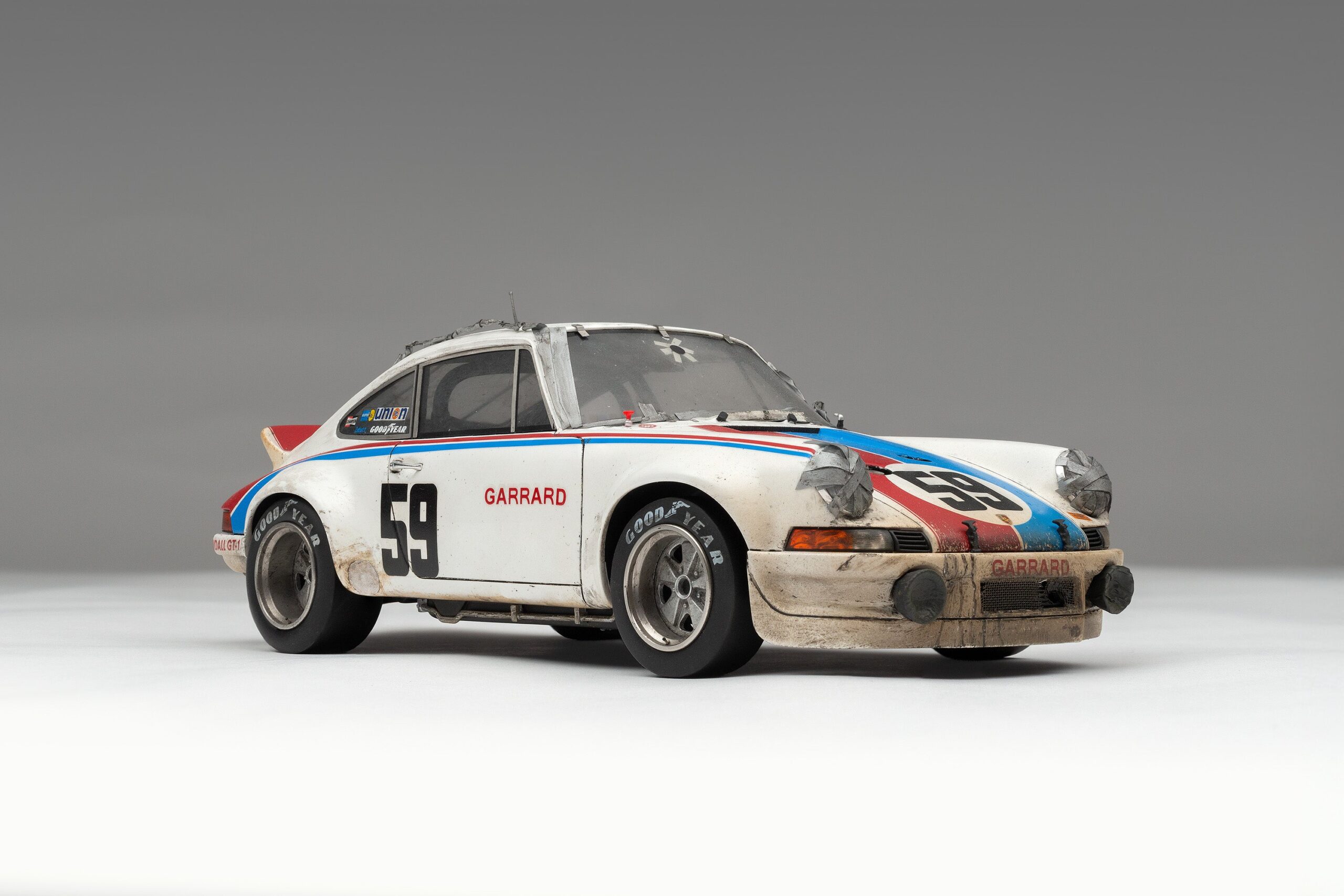 Amalgam Porsche 911 RSR 2.8 1973 Daytona Brumos Livery Race Weathered - Weiß | 1:18 - Image 12