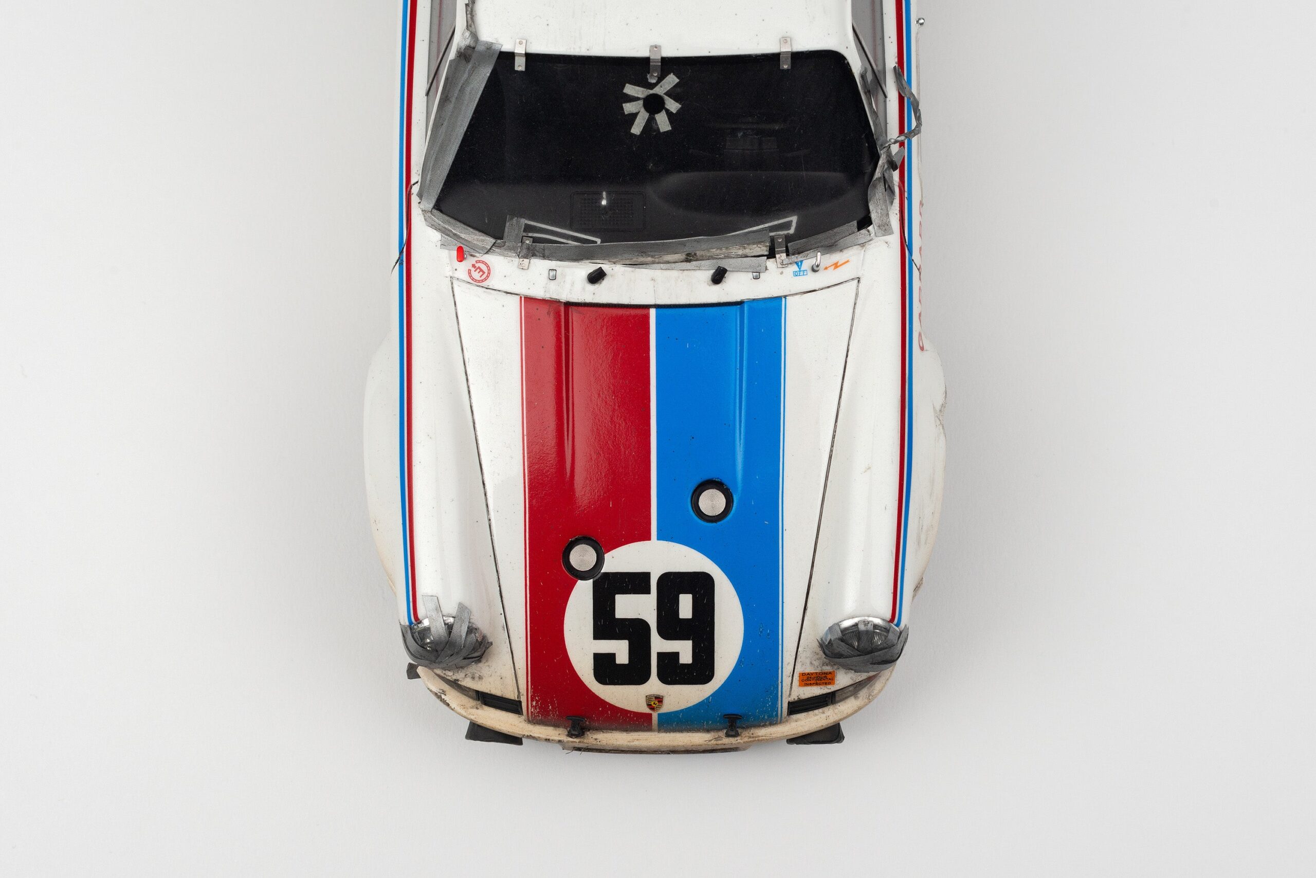 Amalgam Porsche 911 RSR 2.8 1973 Daytona Brumos Livery Race Weathered - Weiß | 1:18 - Image 13