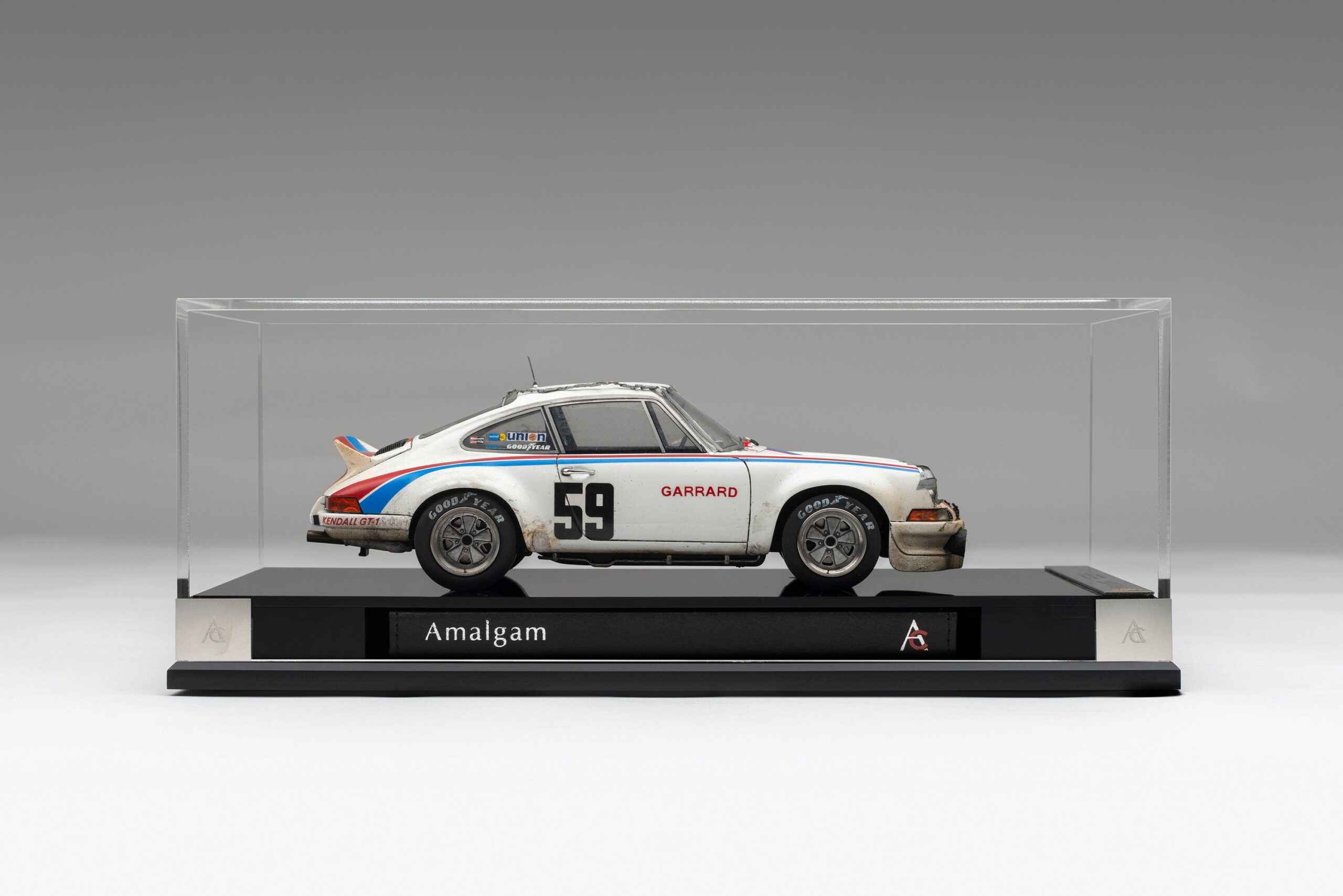 Amalgam Porsche 911 RSR 2.8 1973 Daytona Brumos Livery Race Weathered - Weiß | 1:18 - Image 20