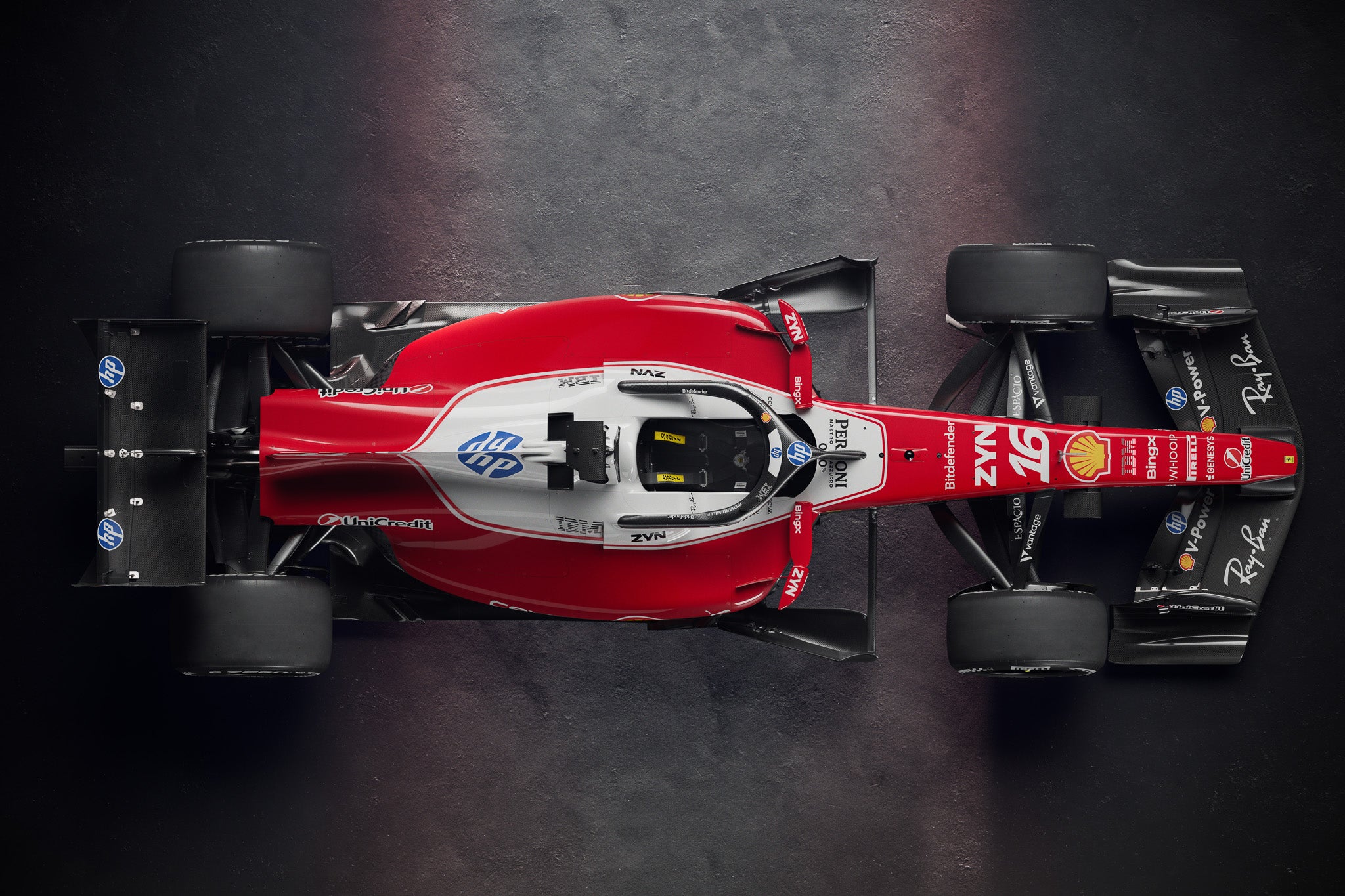 Amalgam Ferrari SF-26 2026 Chinese Grand Prix - Lewis Hamilton - Rot | 1:8 - Image 4
