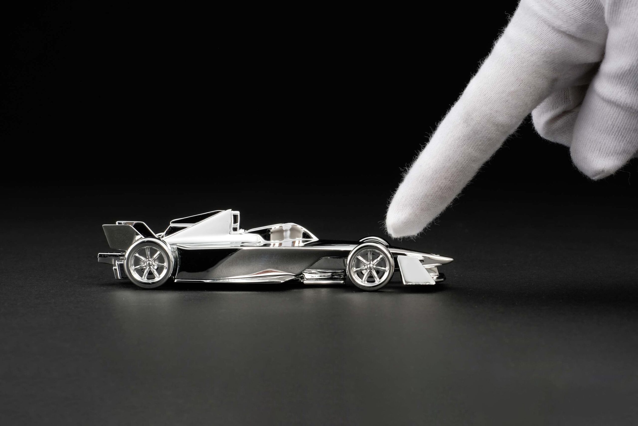Amalgam Formula E GEN3 Miniature Sculpture | 1:8 - 画像3