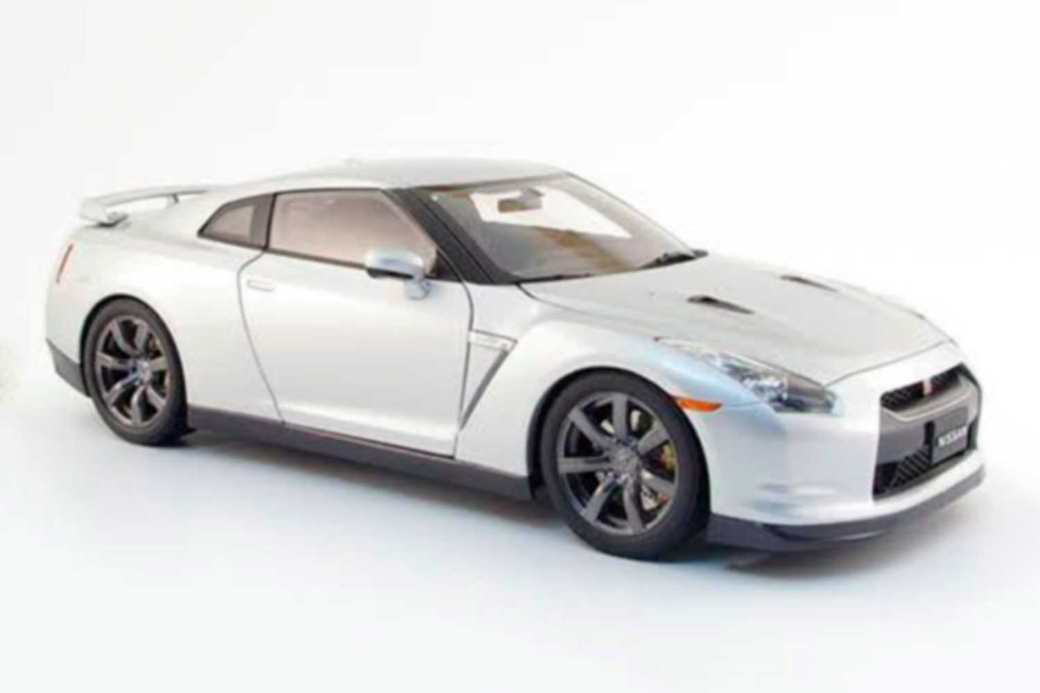 Amalgam Nissan GT-R (2007) - Blanco | 1:8