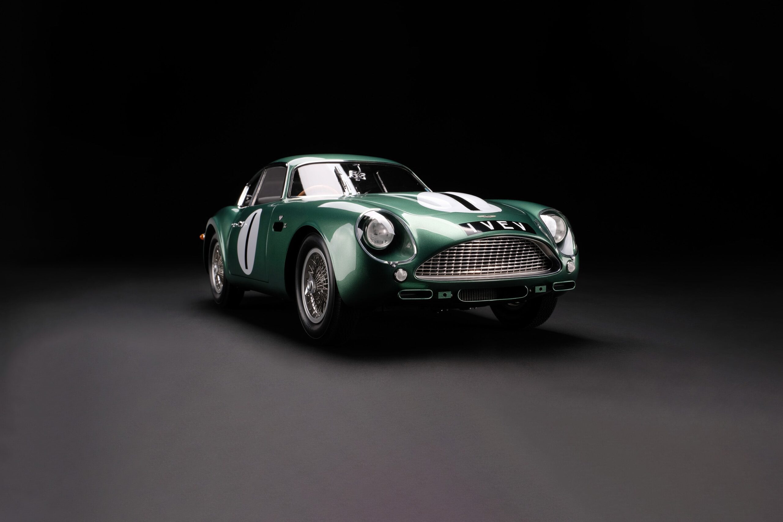 Amalgam Aston Martin DB4 GT Zagato 1961 Goodwood TT Salvadori - Grün | 1:8 - Image 2