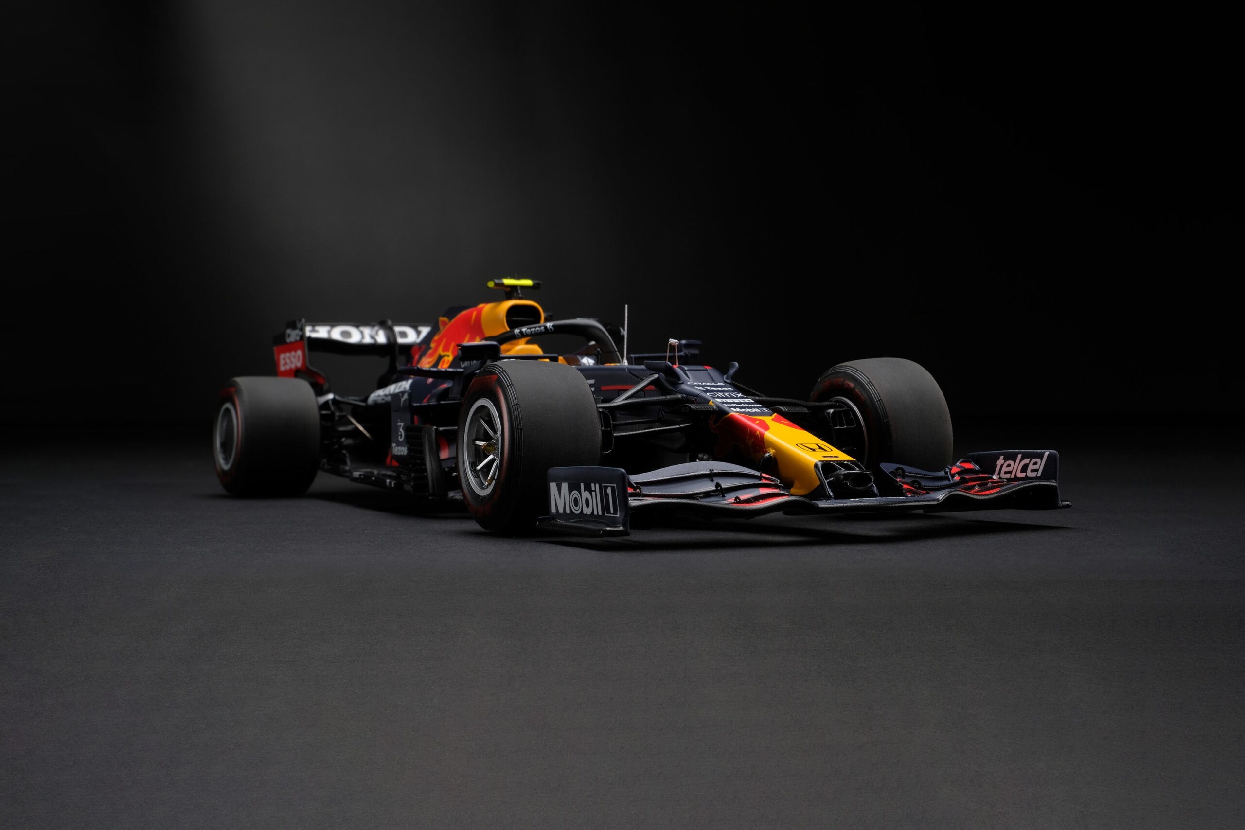 Amalgam Red Bull Racing RB16B 2021 Abu Dhabi Grand Prix | 1:18 - Image 2