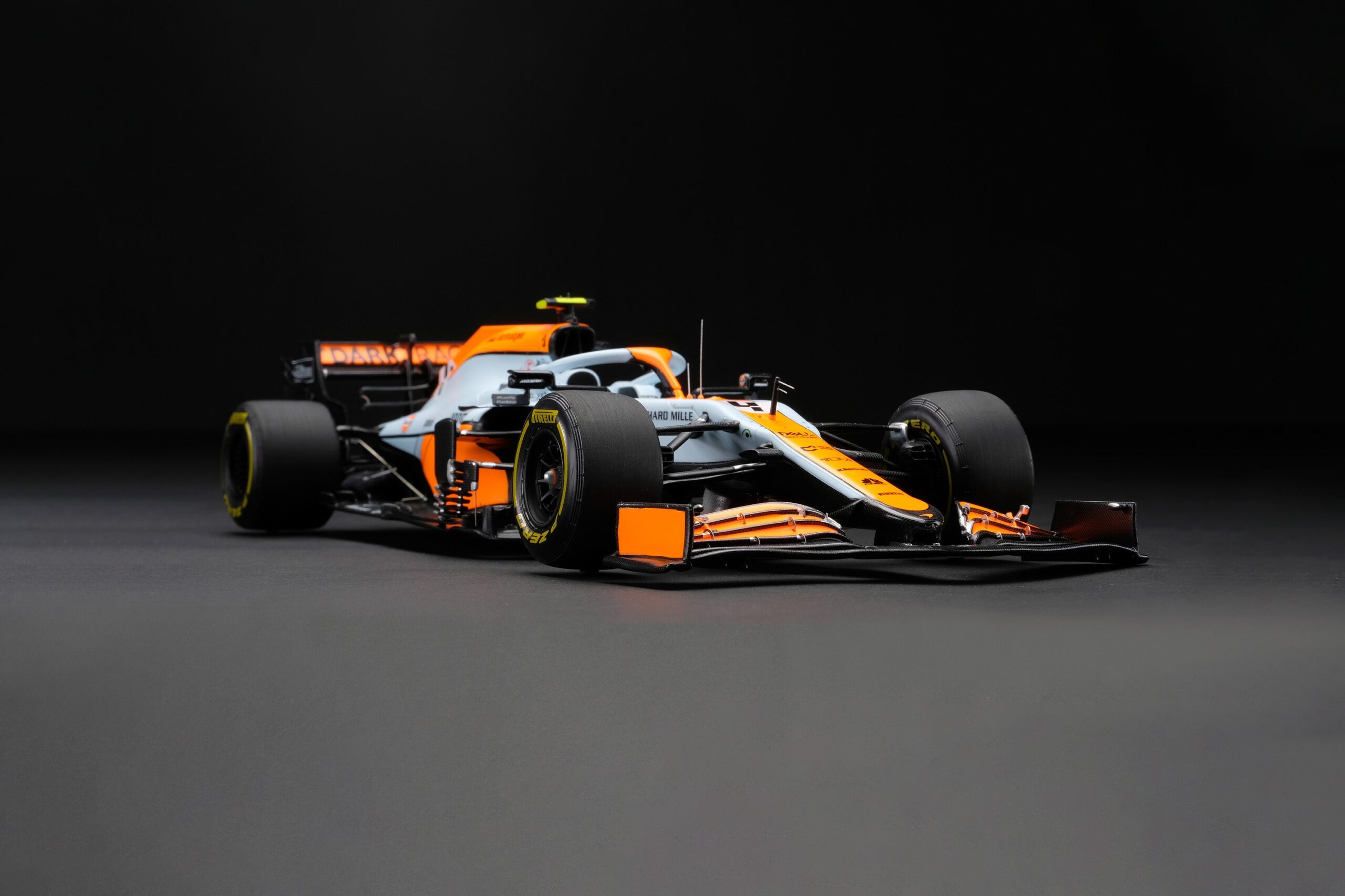 Amalgam McLaren MCL35M 2021 Monaco Grand Prix - Hellblau/Orange | 1:18 - Image 2