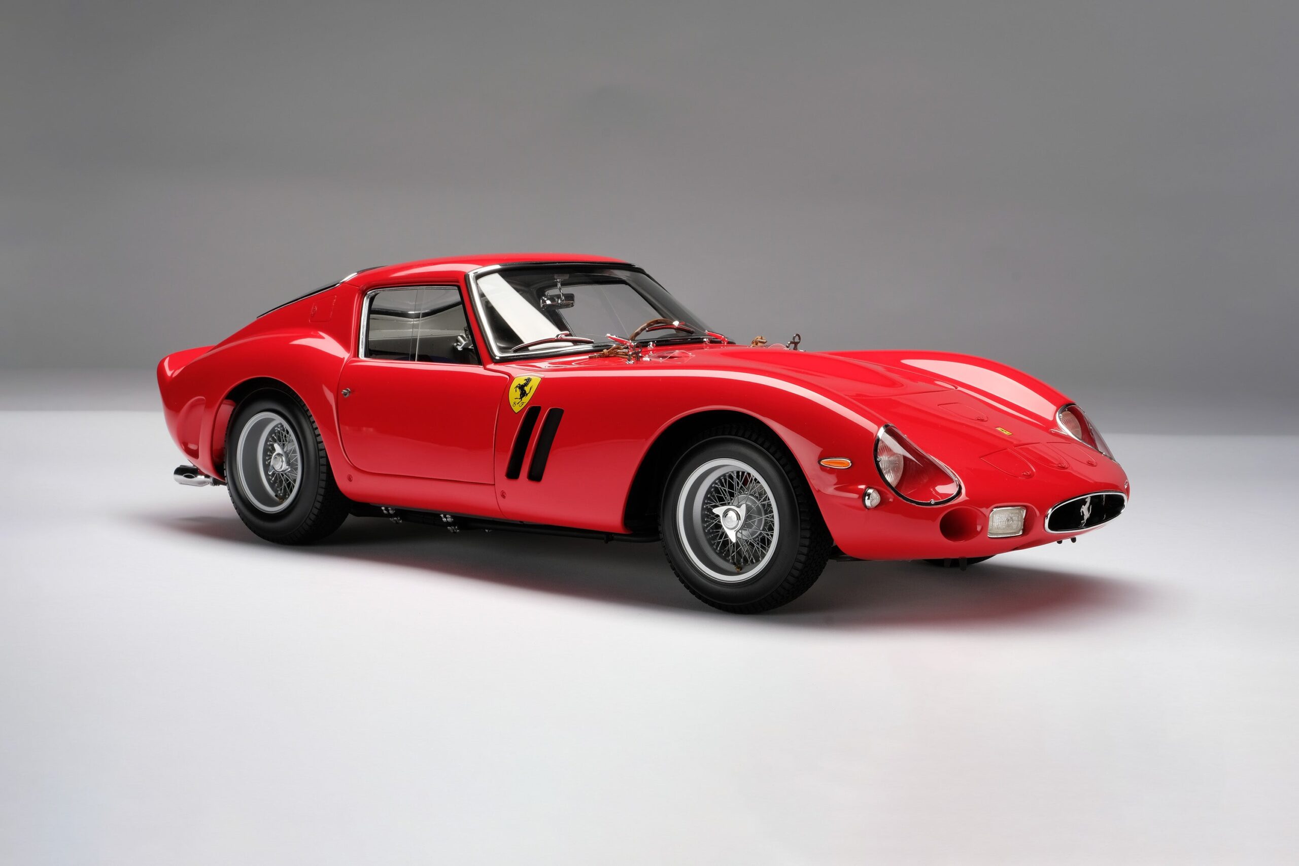 Amalgam Ferrari 250 GTO Road Specification (1962) - Rot | 1:8 - 画像2