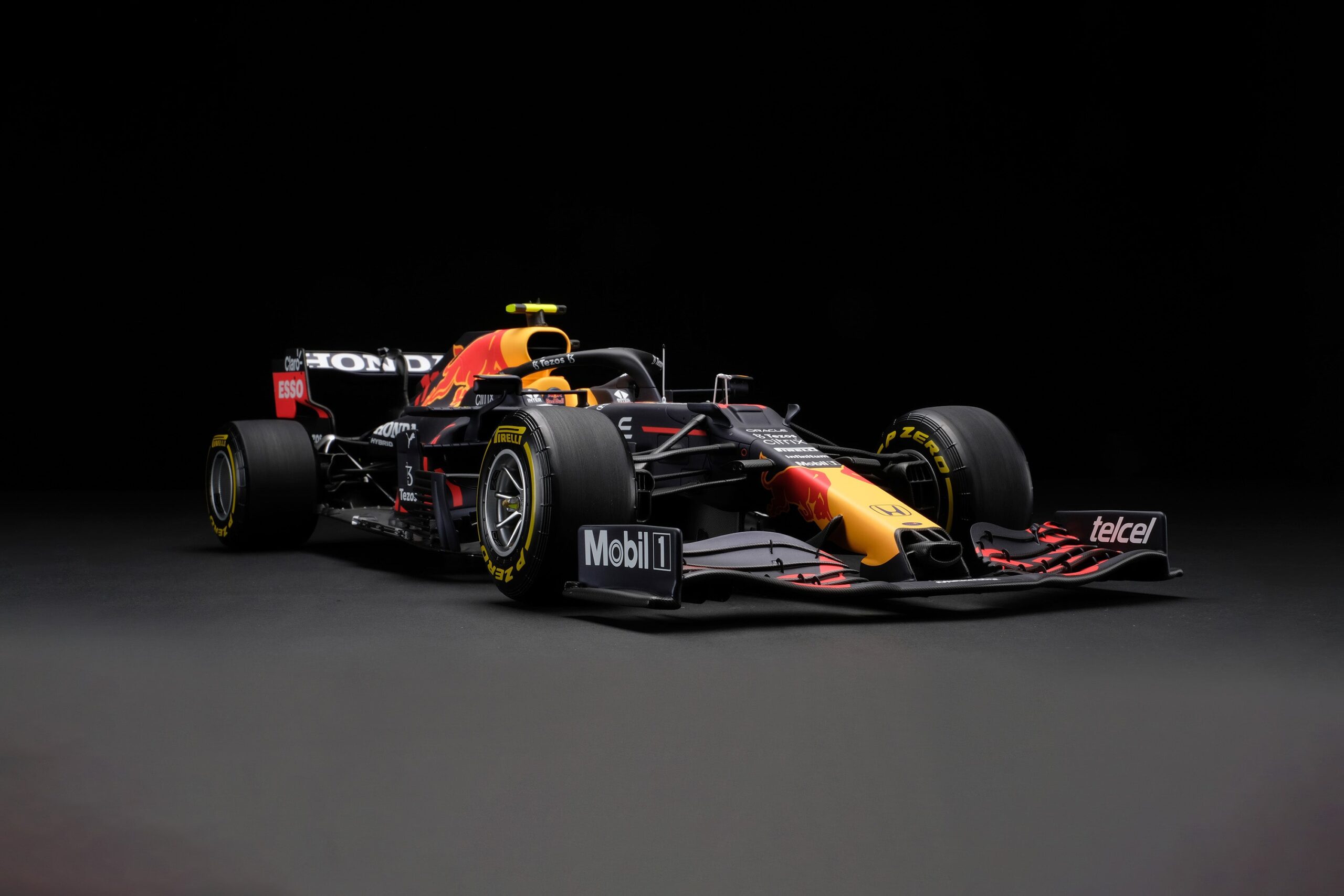 Amalgam Red Bull Racing Honda RB16B 2021 Baku Grand Prix Sergio Pérez | 1:8 - Imagen 2