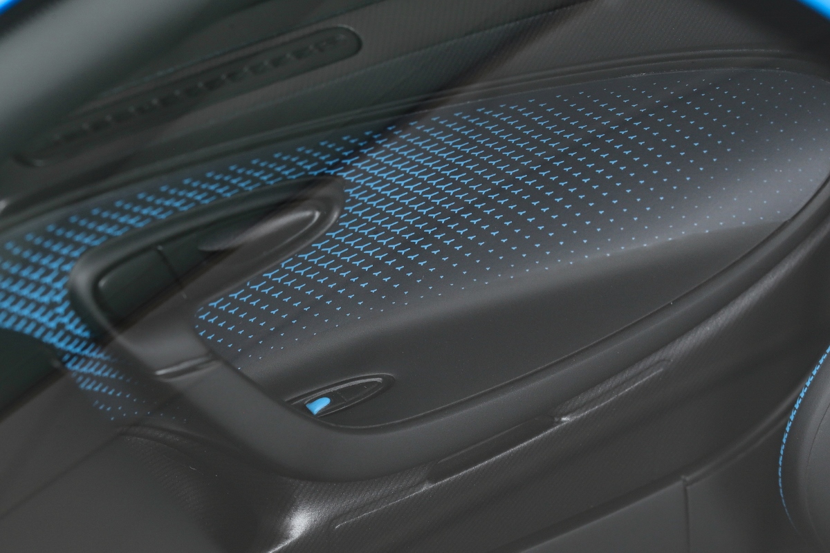 MR Collection Bugatti Chiron Pur Sport - Agile Blue | 1:8 - 画像5
