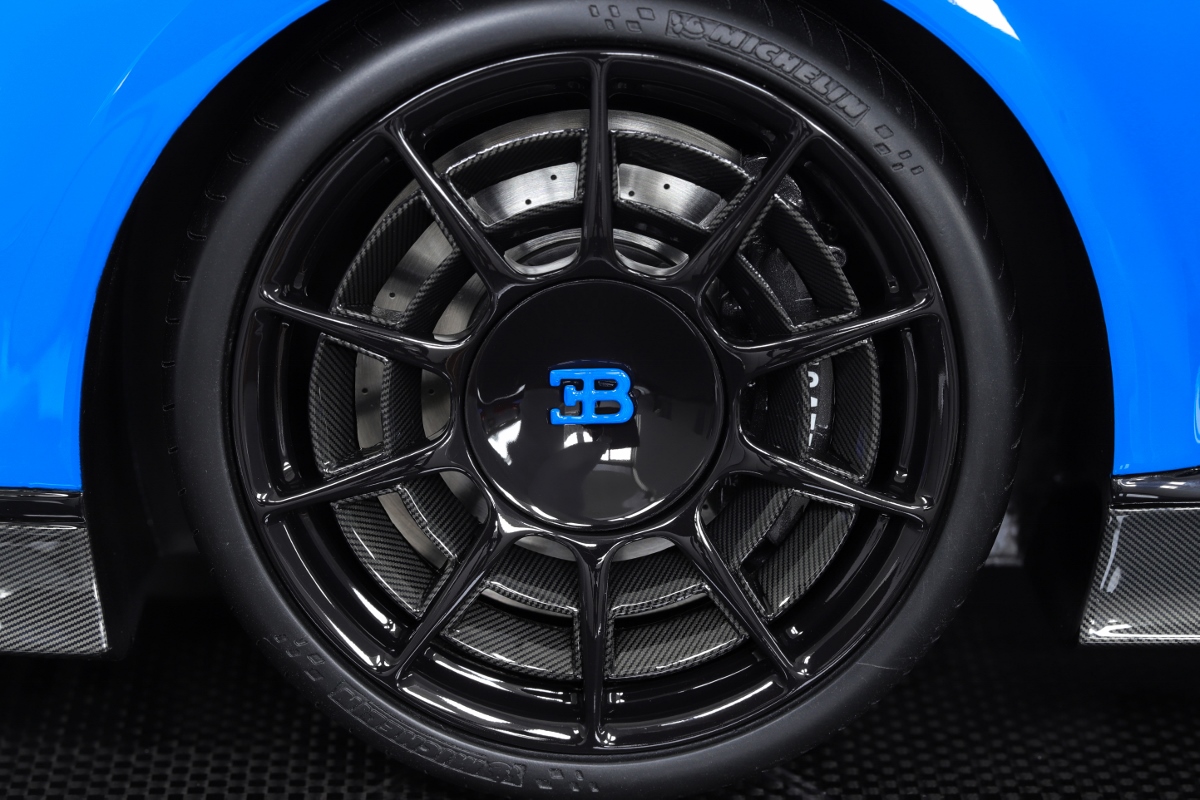 MR Collection Bugatti Chiron Pur Sport - Agile Blue | 1:8 - 画像7