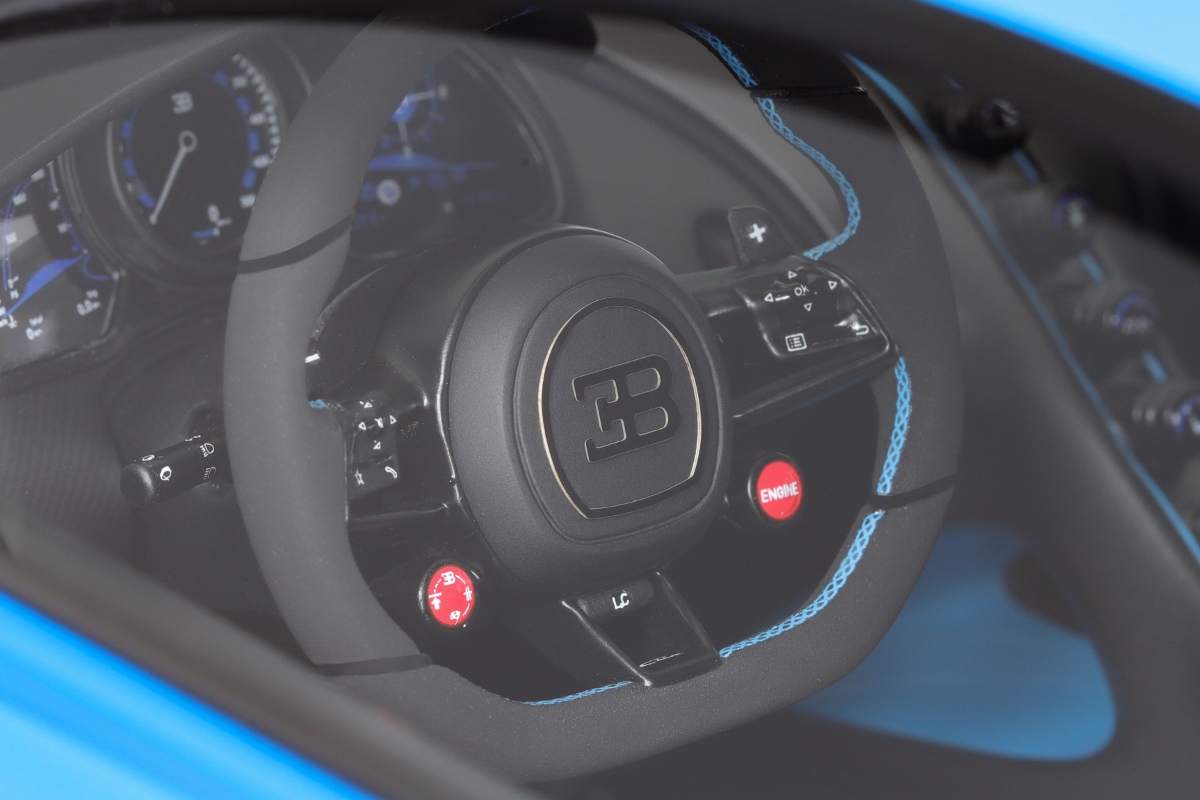 MR Collection Bugatti Chiron Pur Sport - Agile Blue | 1:8 - 画像9