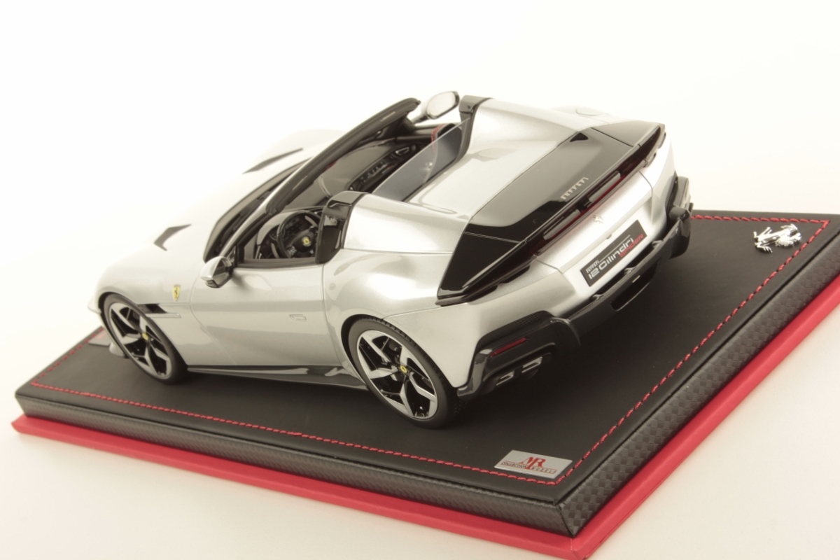 MR Collection Ferrari 12 Cilindri Spider - Nurburgring Silver | 1:18 - 画像4