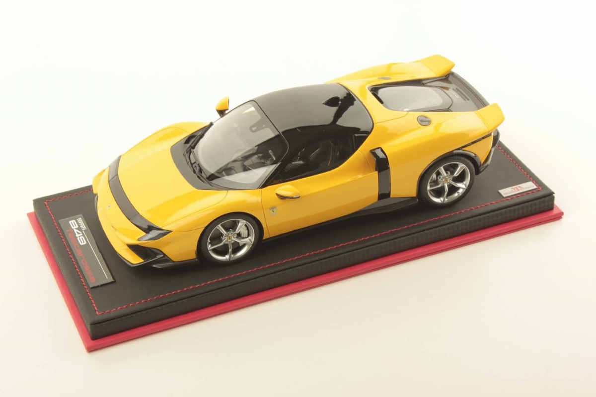 MRコレクション フェラーリ 849 テスタロッサ - モデナイエロー | 1:18