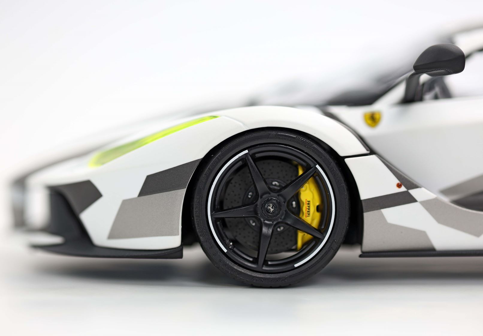 BBR Ferrari LaFerrari 2012 - Camouflage | 1:18 – Bild 8