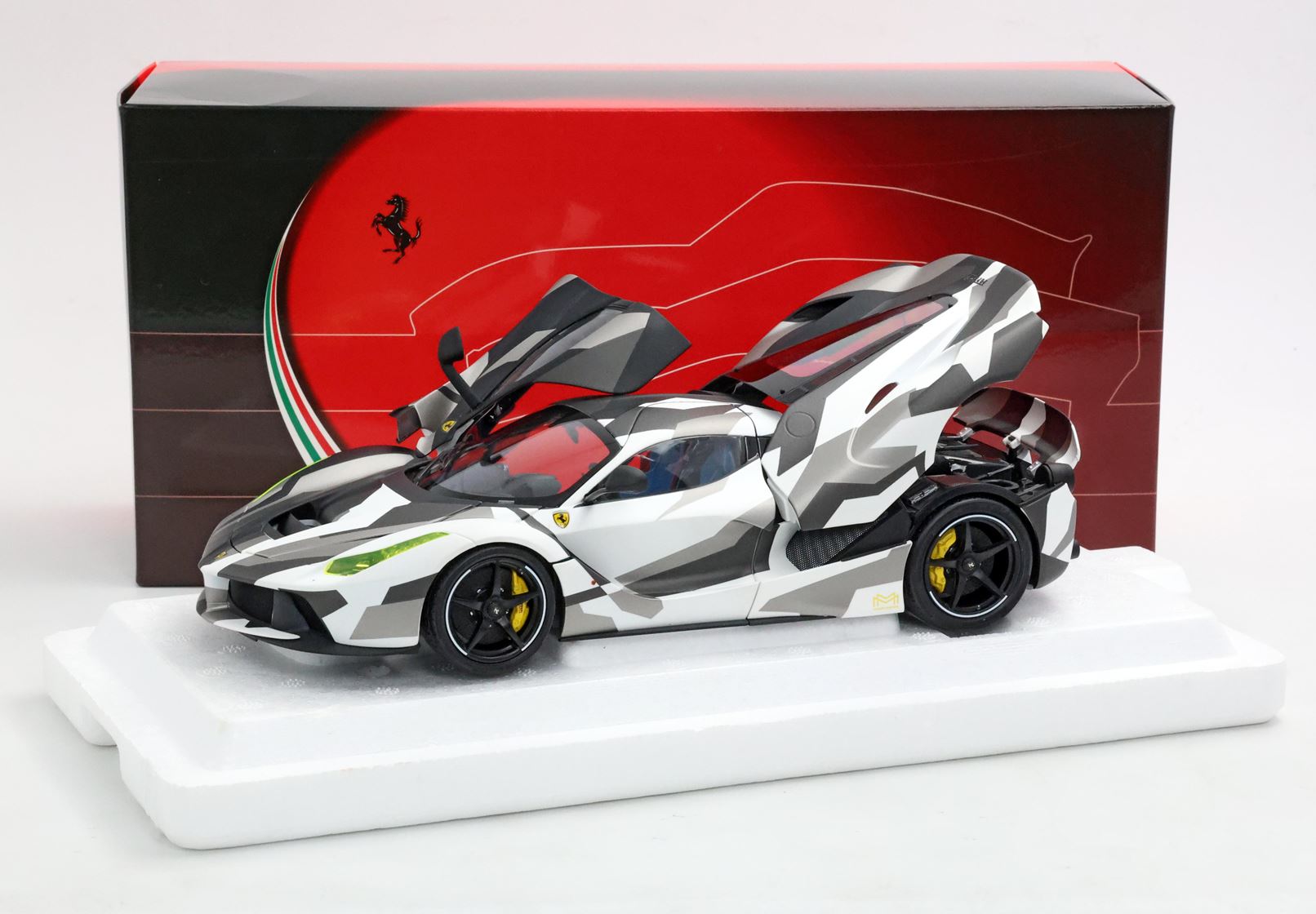 BBR Ferrari LaFerrari 2012 - Camouflage | 1:18