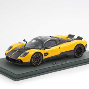 BBR Pagani Utopia Open Rear Flaps - Giallo Ginevra / Black Carbon | 1:18