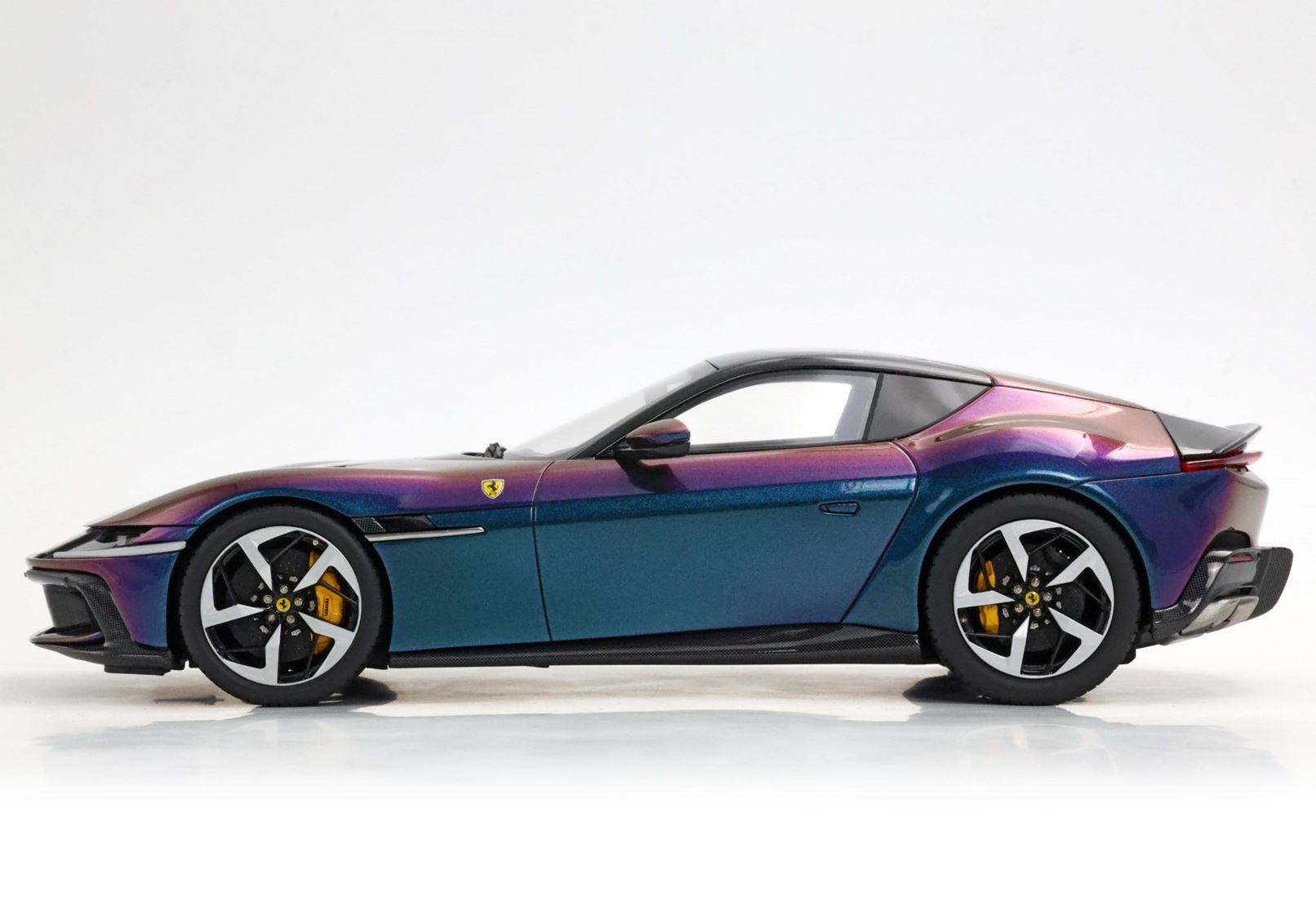 BBR Ferrari 12Cilindri Tetto Panoramico - Chameleon | 1:18 - Image 6