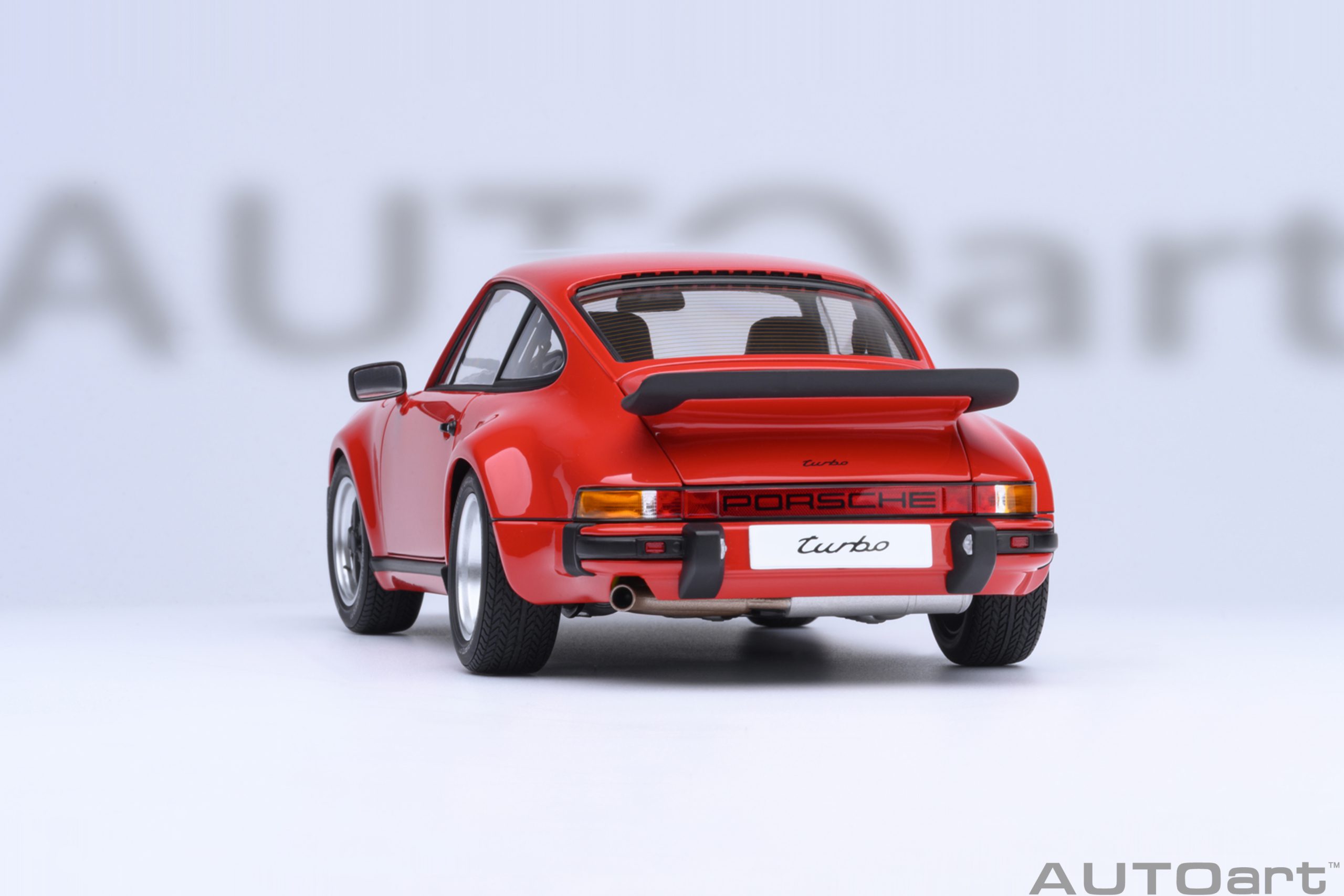 AUTOart Porsche 911 Turbo 3.0 (930) 1:18 - Guards Red - modelcars24