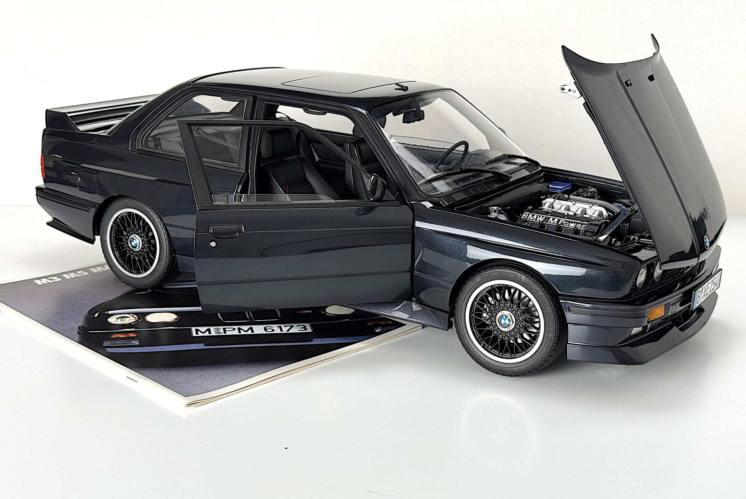 IXO 1:8 Bausatz des BMW M3