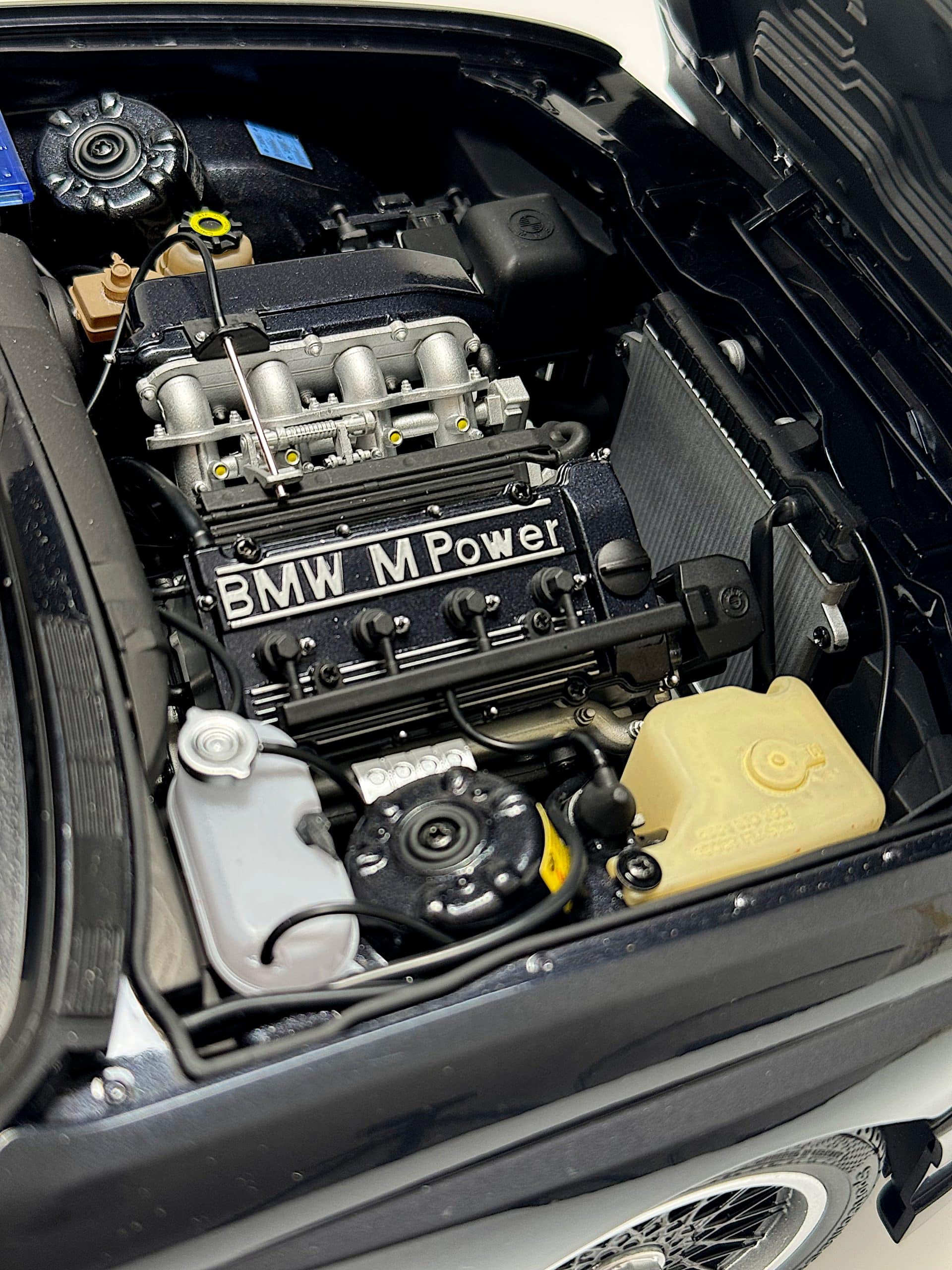 IXO Bausatz 1:8 des BMW M3 E30 in Macau Blau modelcars24 exklusive one of 300 - 1/8 - Image 4