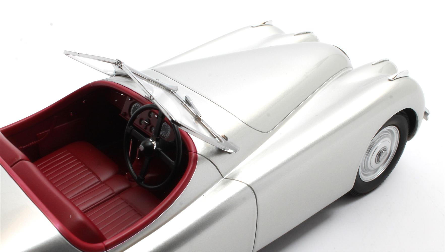 Cult Models Jaguar XK120 OTS 1:18 - Silver – Bild 9