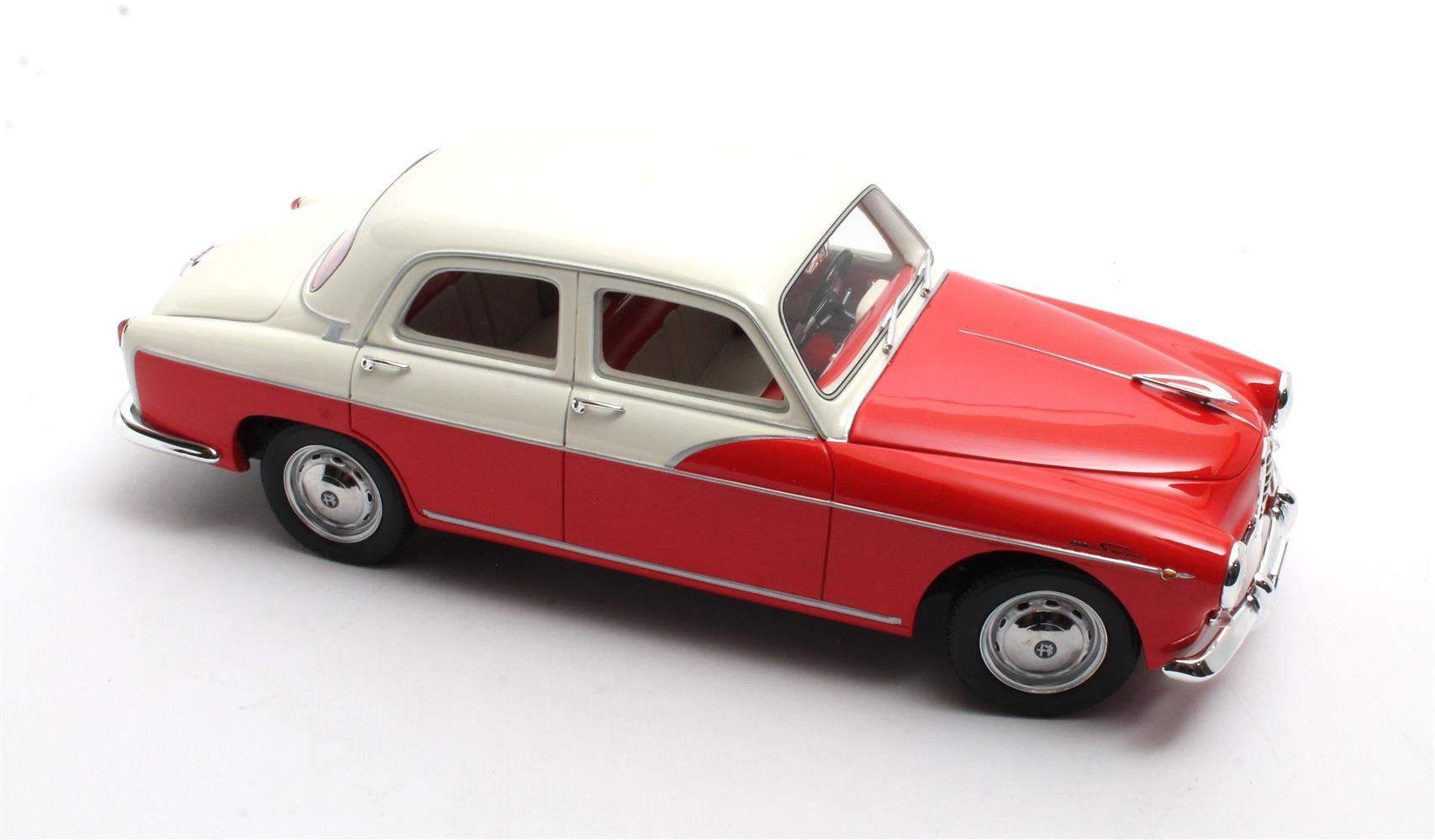 Cult Models Alfa Romeo 1900 Super Berlina 1:18 - Red/White – Bild 7