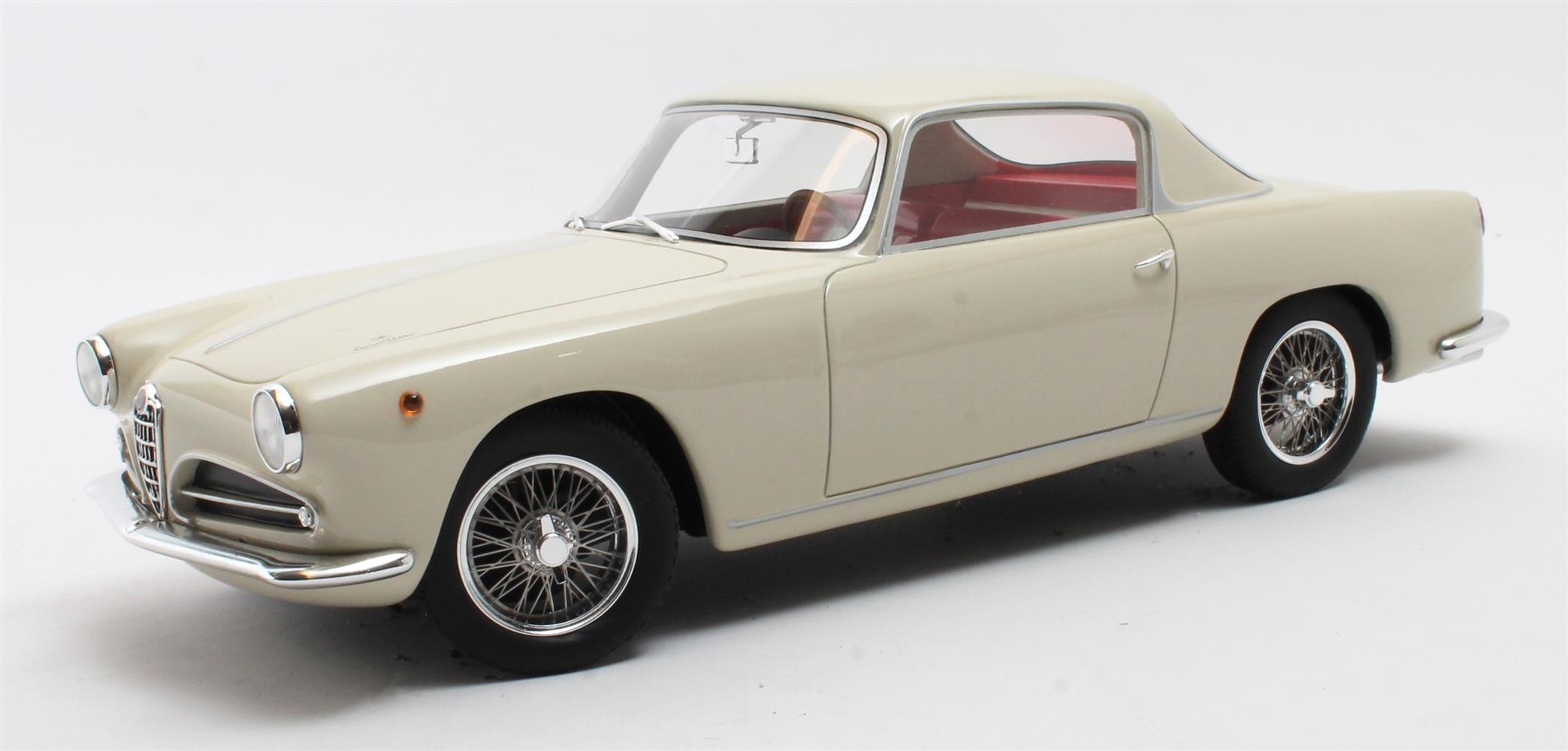 Cult Models Alfa Romeo 1900CSS Touring Coupé 1:18 - Beige
