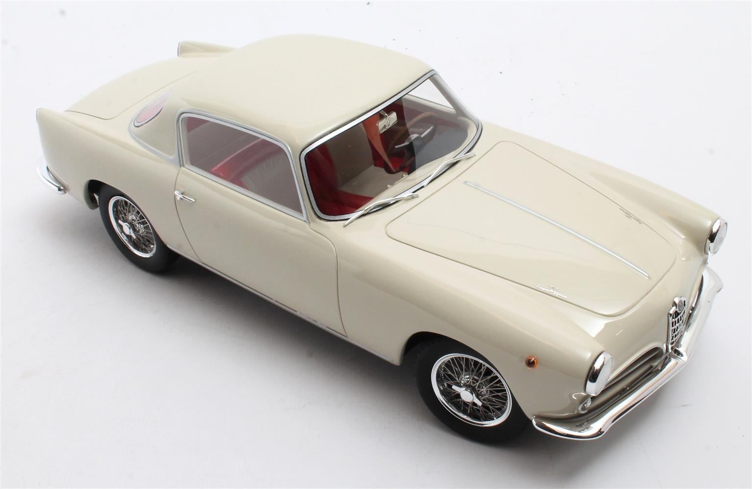 Cult Models Alfa Romeo 1900CSS Touring Coupé 1:18 - Beige – Bild 7