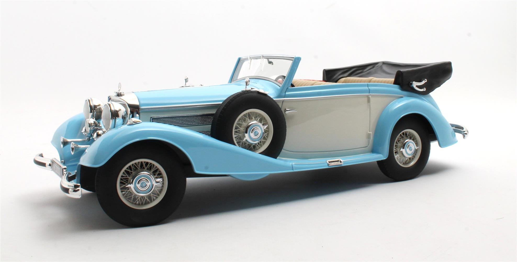 Cult Models Mercedes-Benz 540K Cabriolet B 1:18 - Blue/White