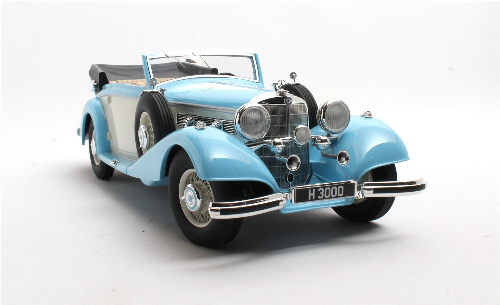Cult Models Mercedes-Benz 540K Cabriolet B 1:18 - Blue/White – Bild 4