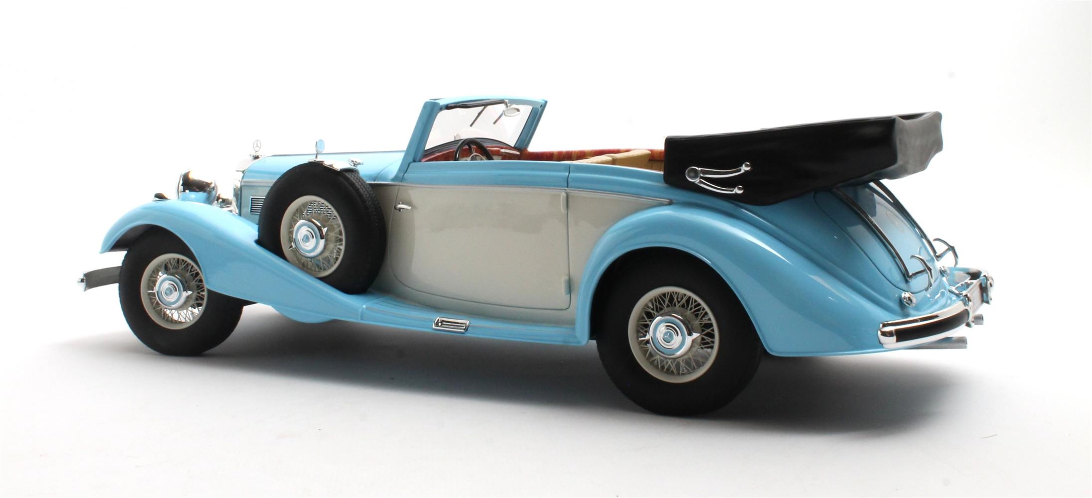 Cult Models Mercedes-Benz 540K Cabriolet B 1:18 - Blue/White – Bild 8
