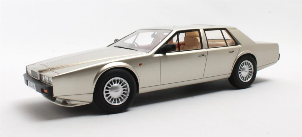 Cult Models Aston Martin Lagonda Serie IV 1:18 - Coniston Sand